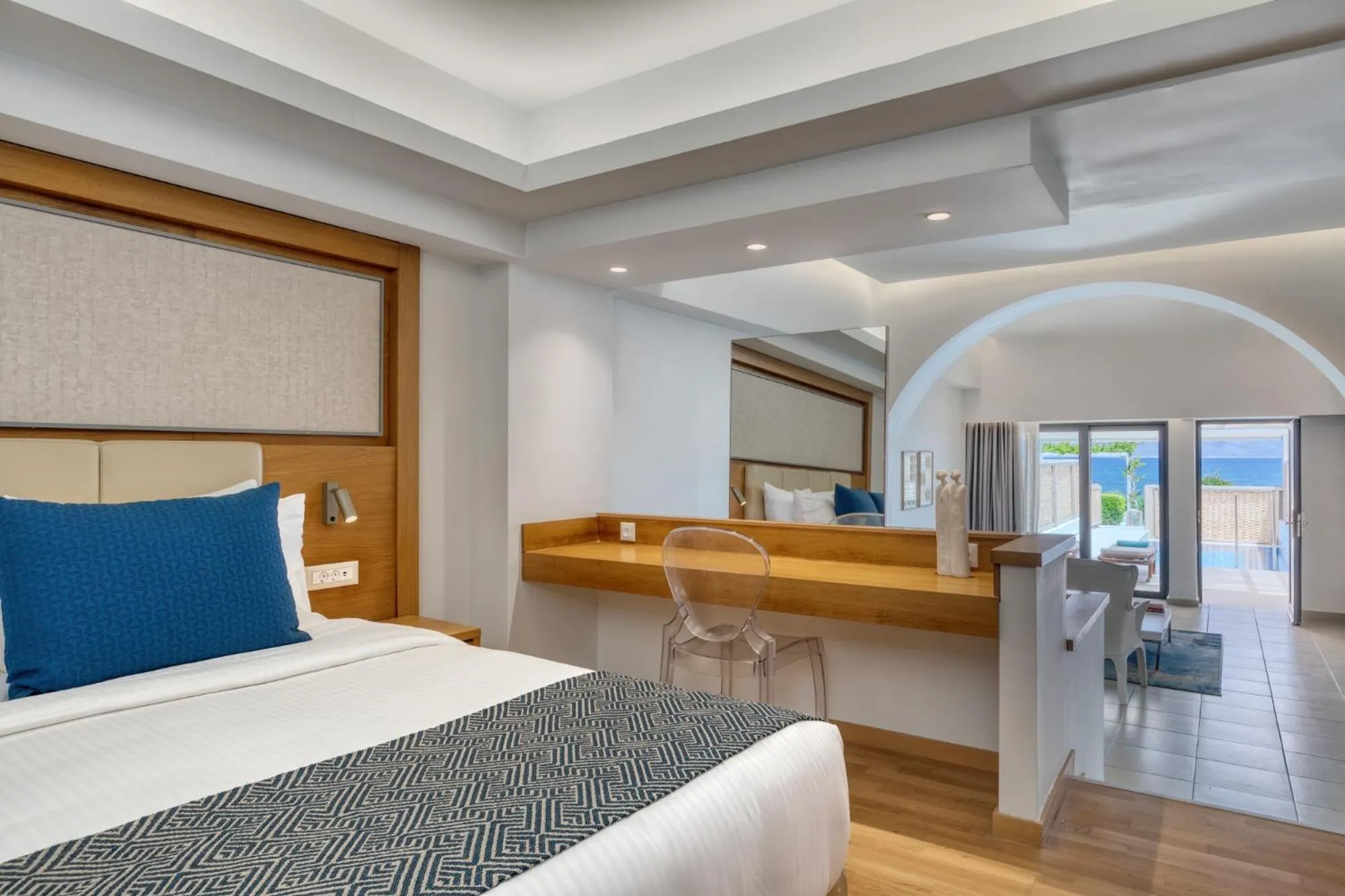 Bedroom, Bed in Oceanis Beach & Spa Resort