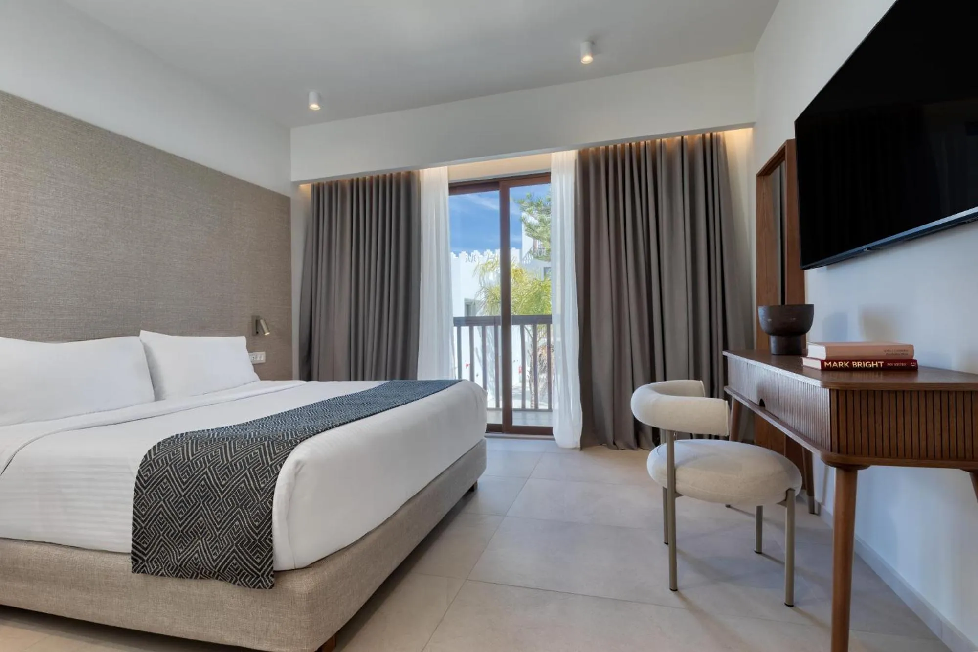 View (from property/room), Bed in Oceanis Beach & Spa Resort