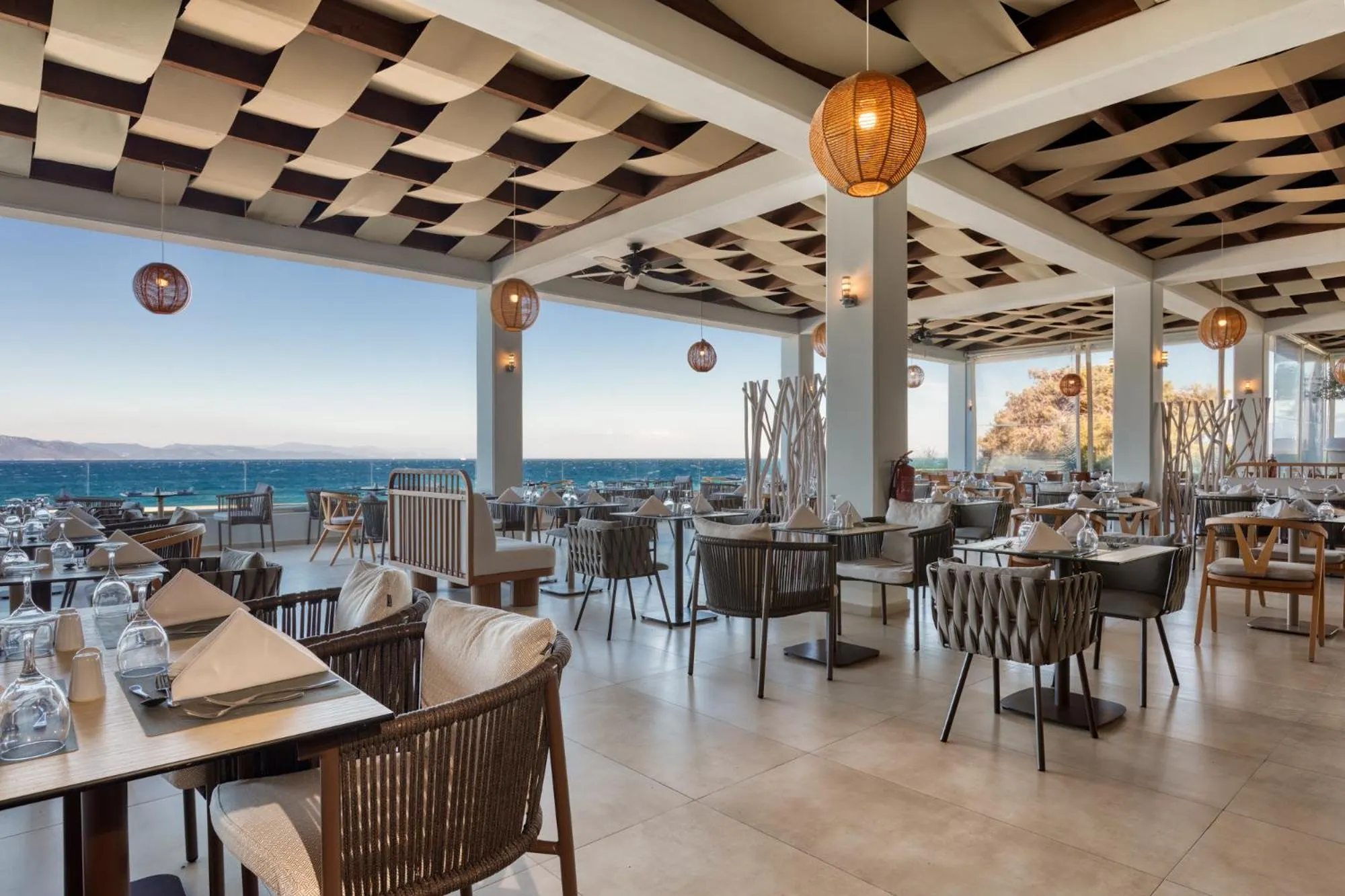 Restaurant/places to eat in Oceanis Beach & Spa Resort