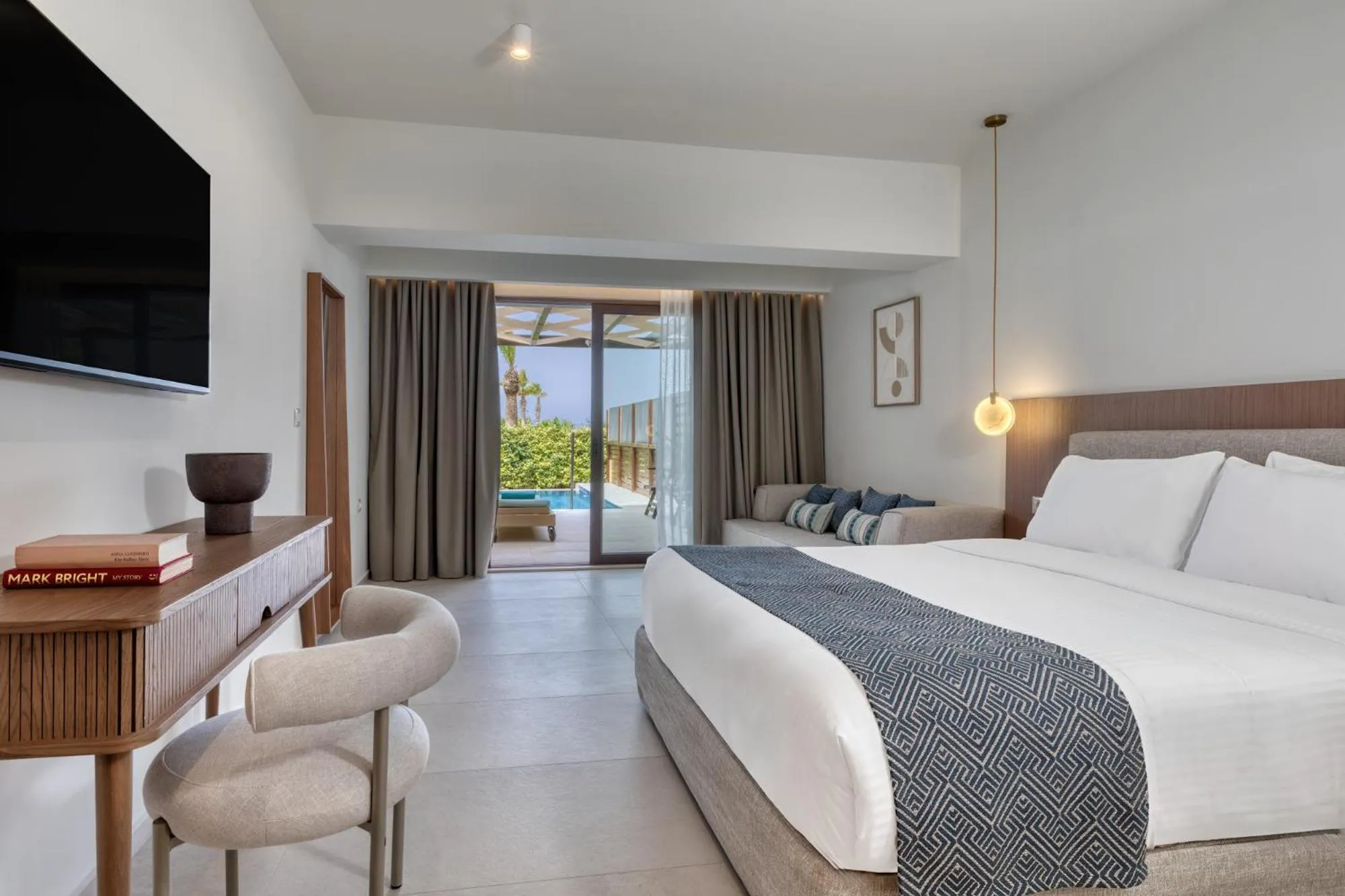 Bed in Oceanis Beach & Spa Resort