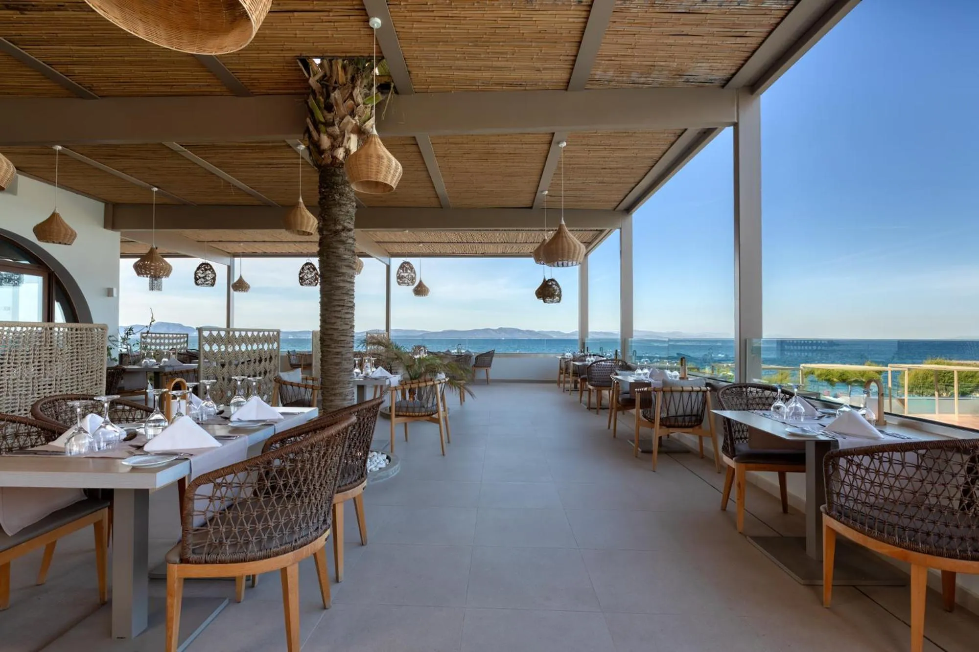 Restaurant/places to eat in Oceanis Beach & Spa Resort