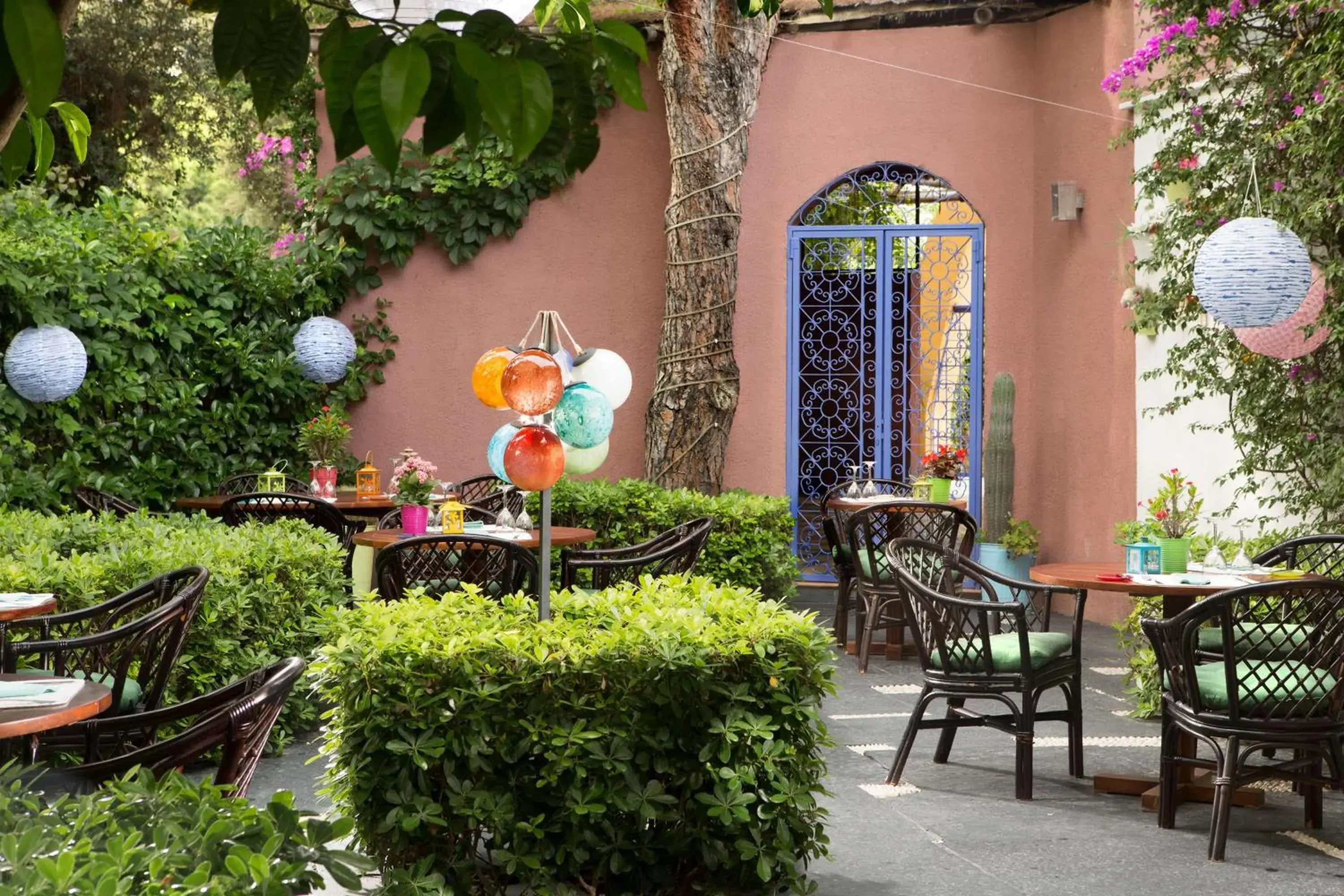 Restaurant/places to eat in Dionysos Hotel Restaurant/places to eat in Dionysos Hotel