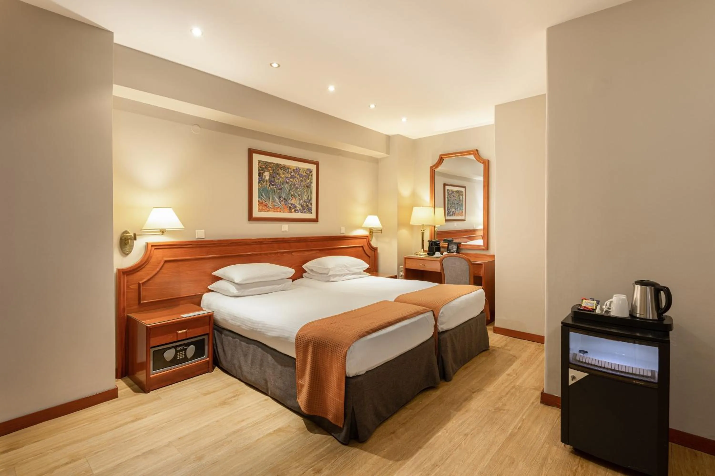 Photo of the whole room, Bed in Holiday Inn Thessaloniki by IHG