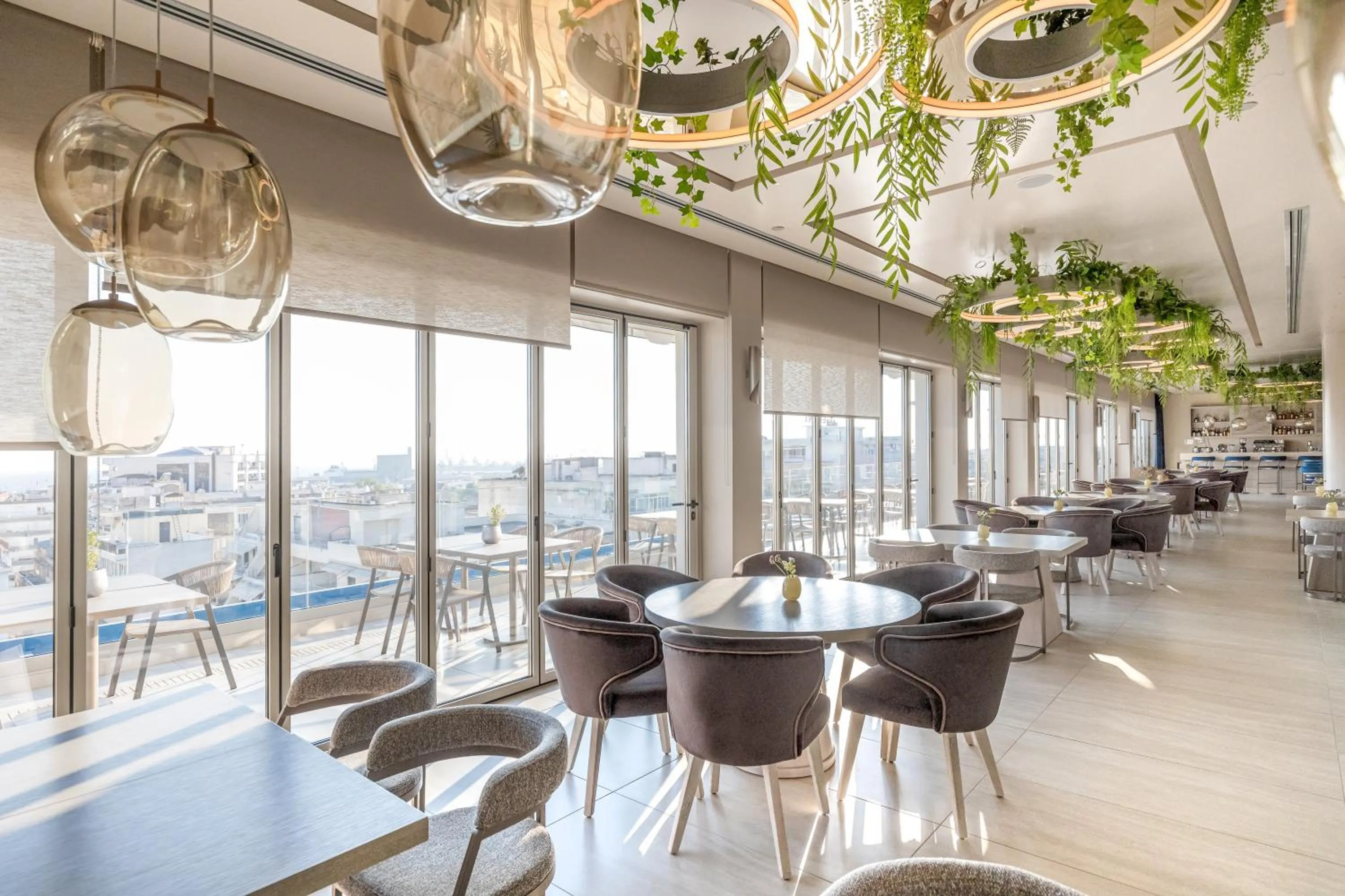 Restaurant/places to eat in Holiday Inn Thessaloniki by IHG