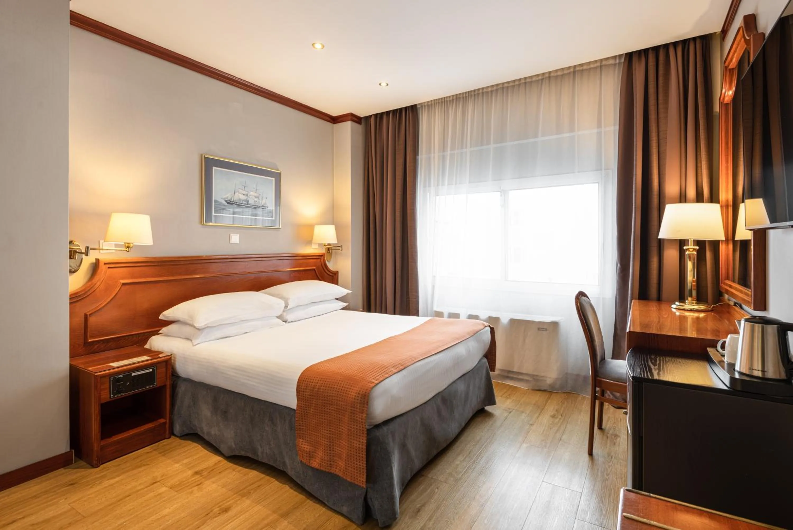 Bed in Holiday Inn Thessaloniki by IHG