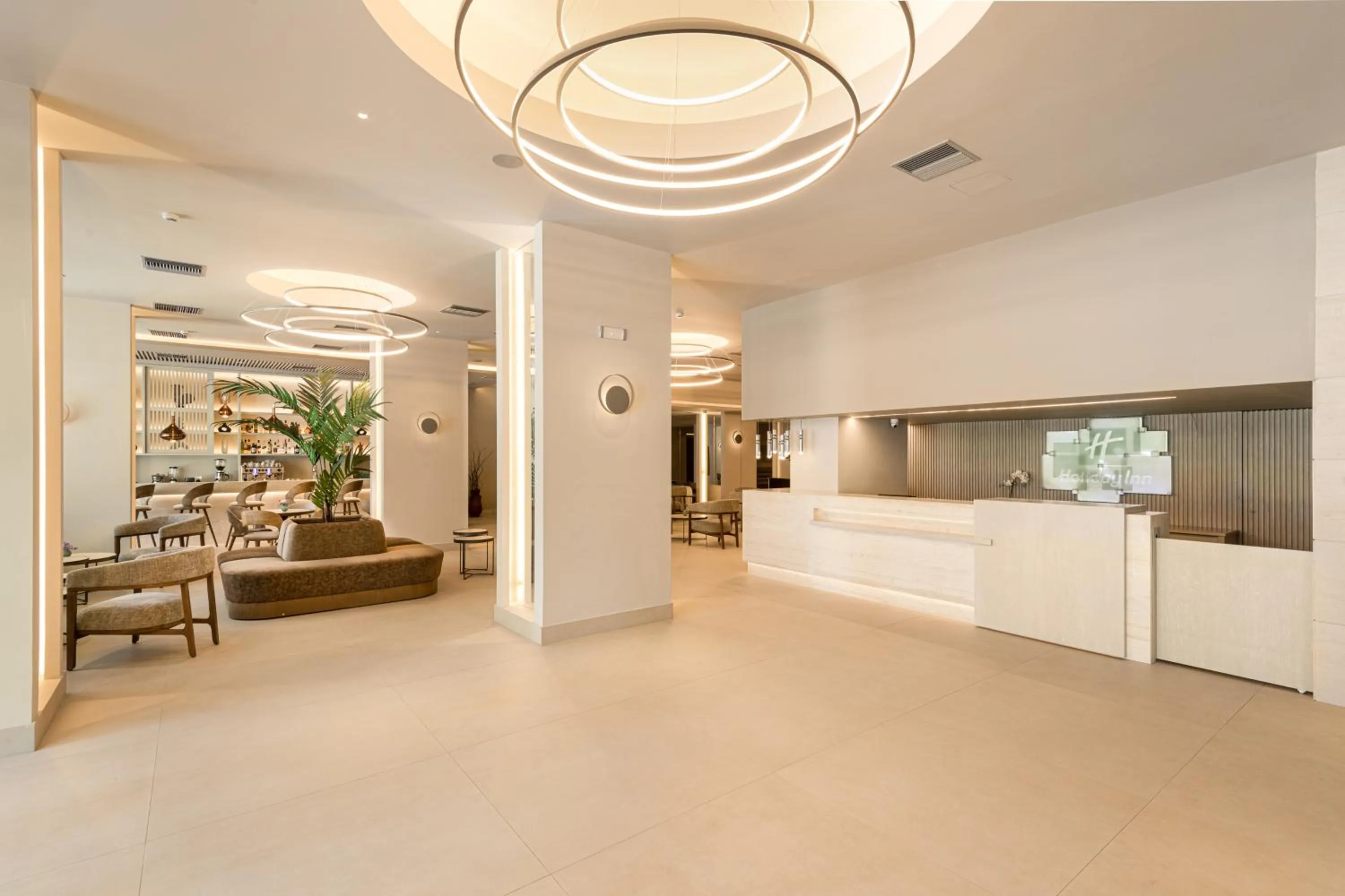 Lobby or reception in Holiday Inn Thessaloniki by IHG