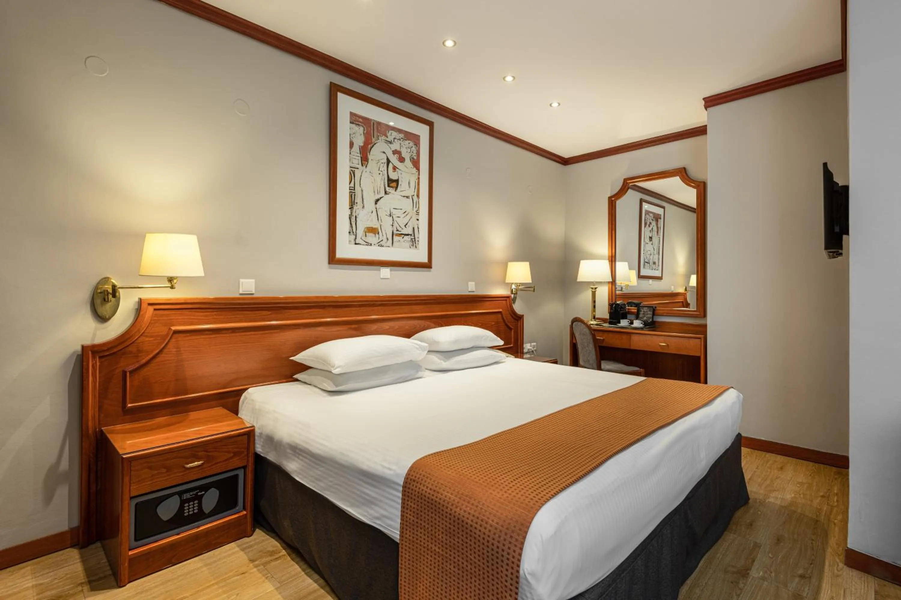 Photo of the whole room, Bed in Holiday Inn Thessaloniki by IHG