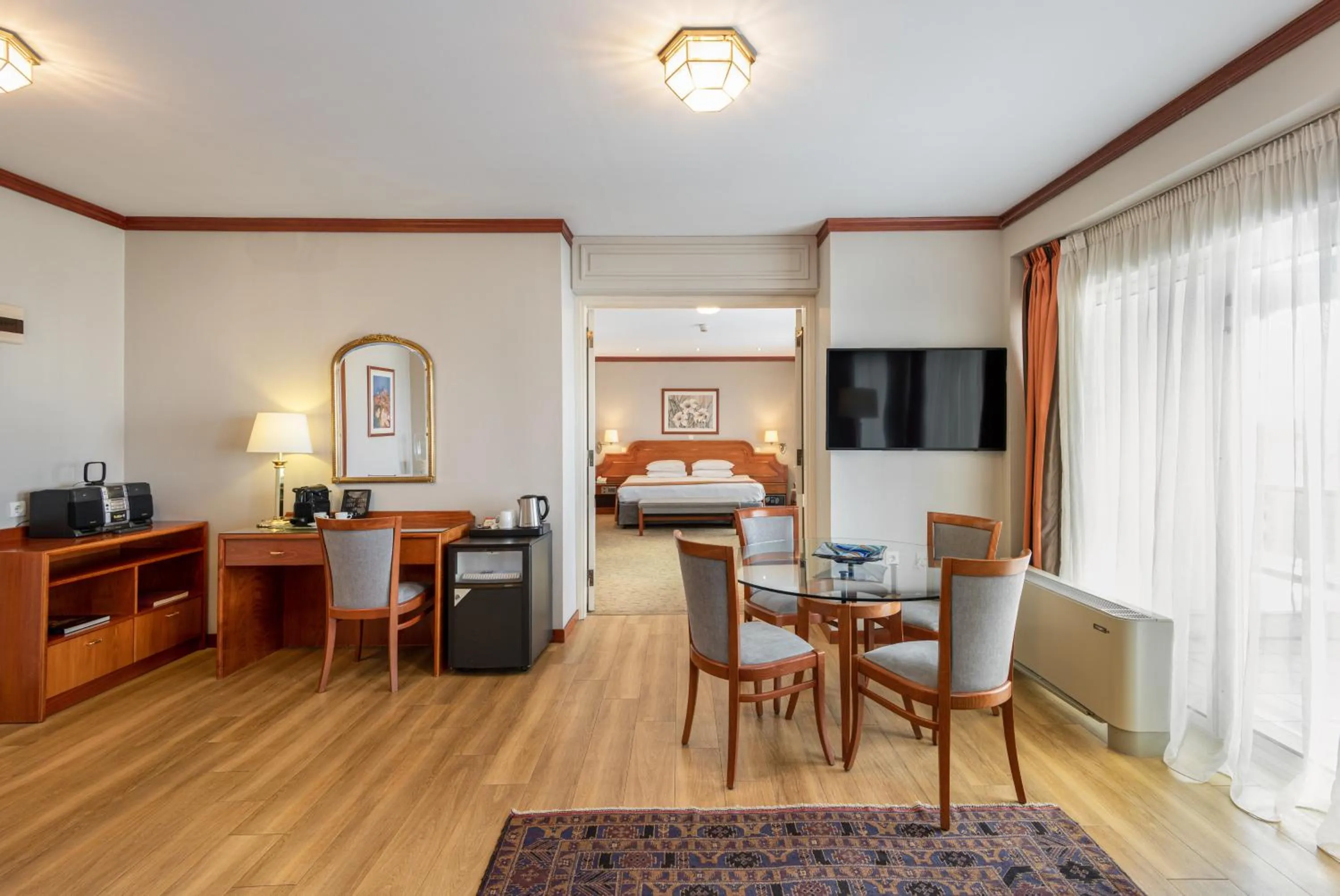 Photo of the whole room in Holiday Inn Thessaloniki by IHG