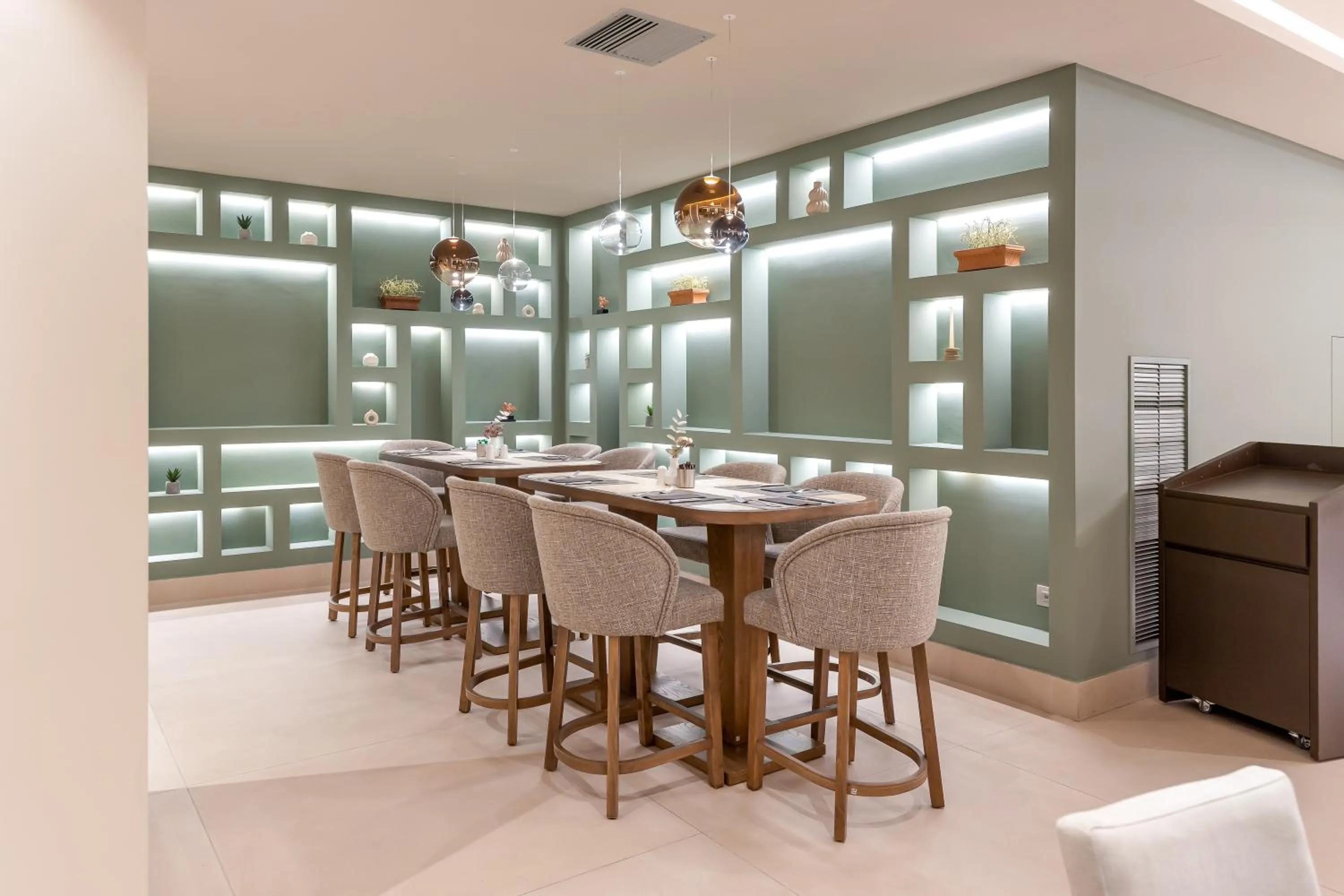 Restaurant/places to eat in Holiday Inn Thessaloniki by IHG