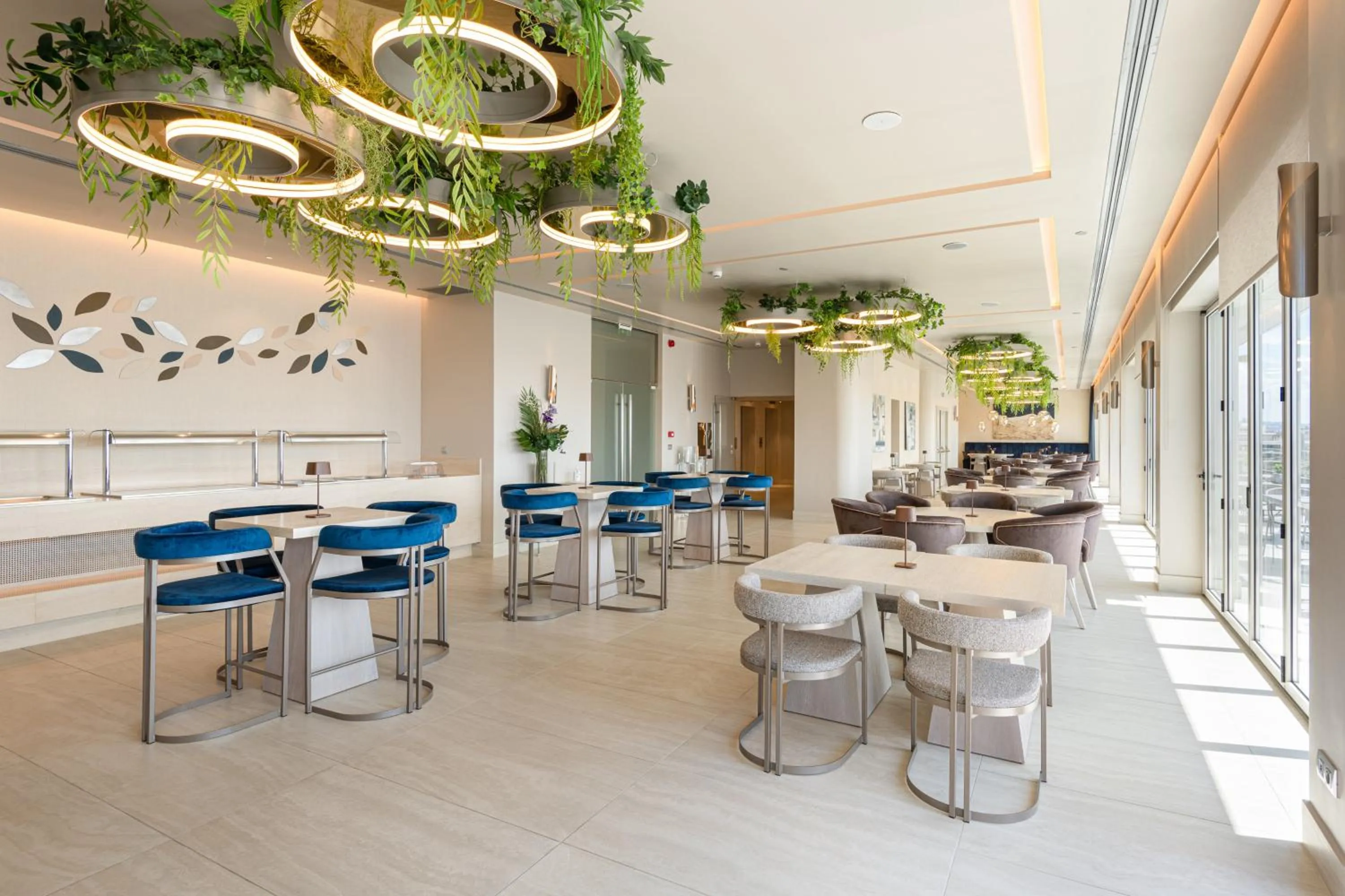 Restaurant/places to eat in Holiday Inn Thessaloniki by IHG