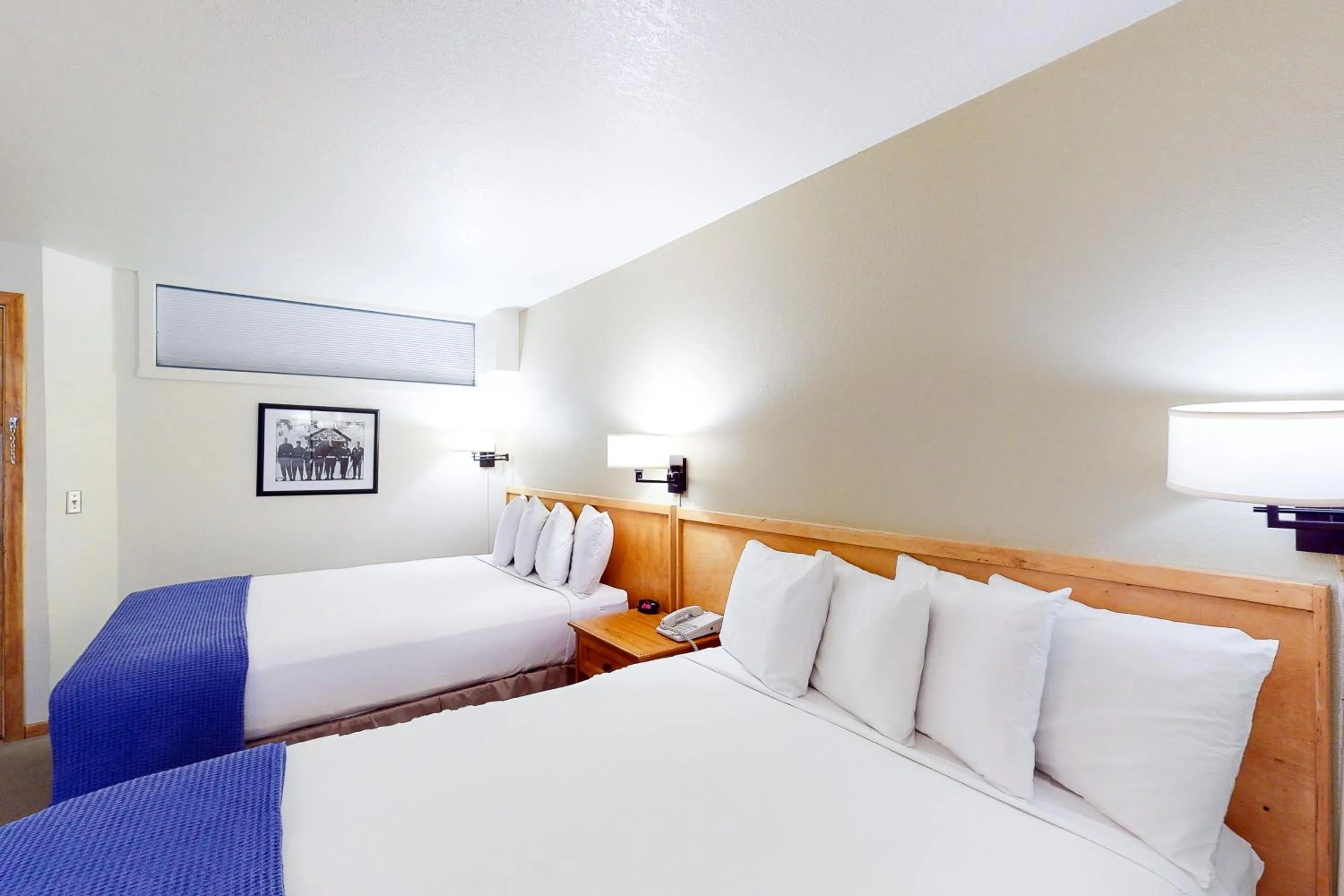 Bed in Aspen Mountain Lodge