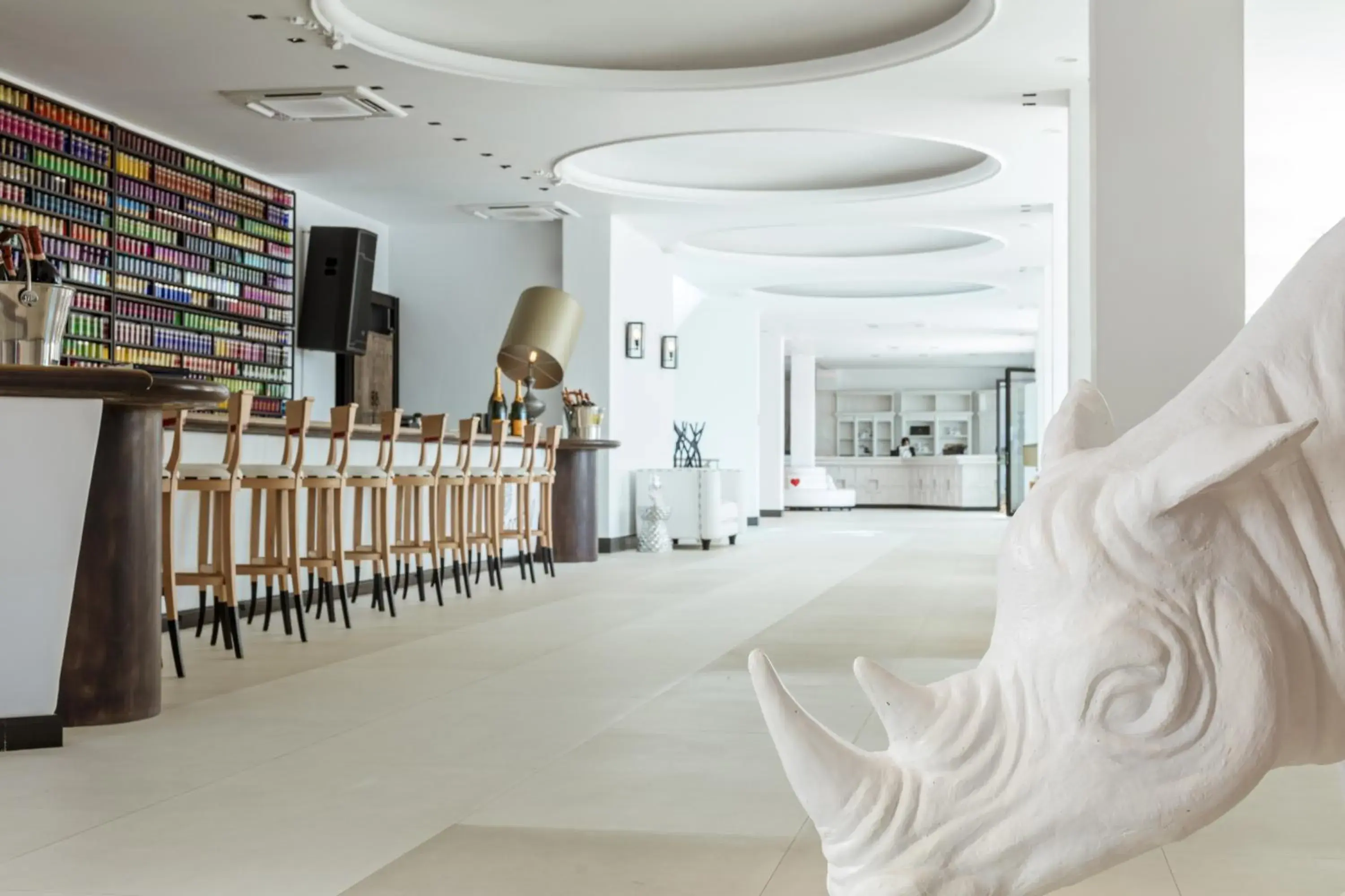 Lounge or bar in Myconian Imperial - Leading Hotels of the World Lounge or bar in Myconian Imperial - Leading Hotels of the World