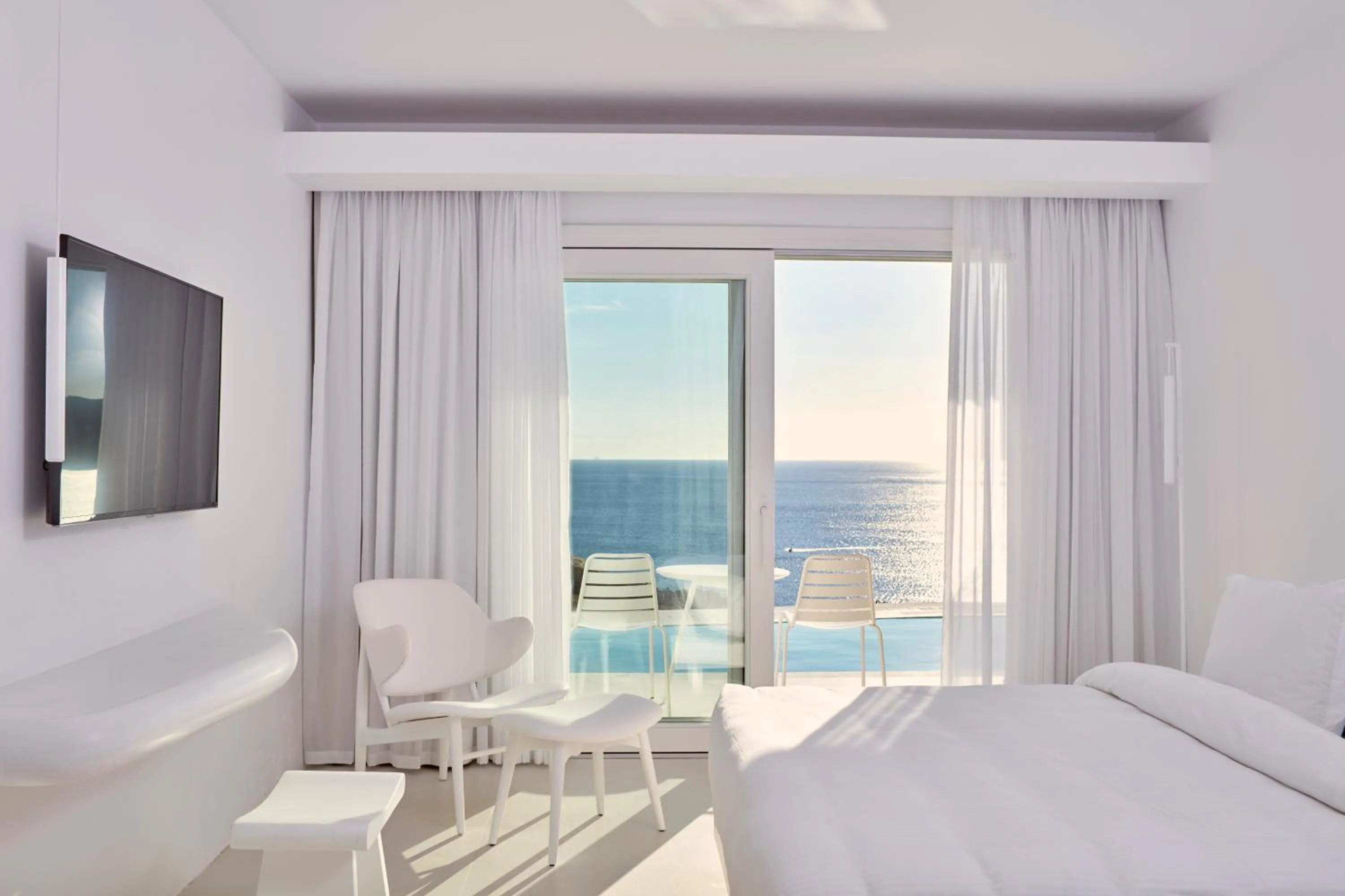 Bed in Myconian Imperial - Leading Hotels of the World