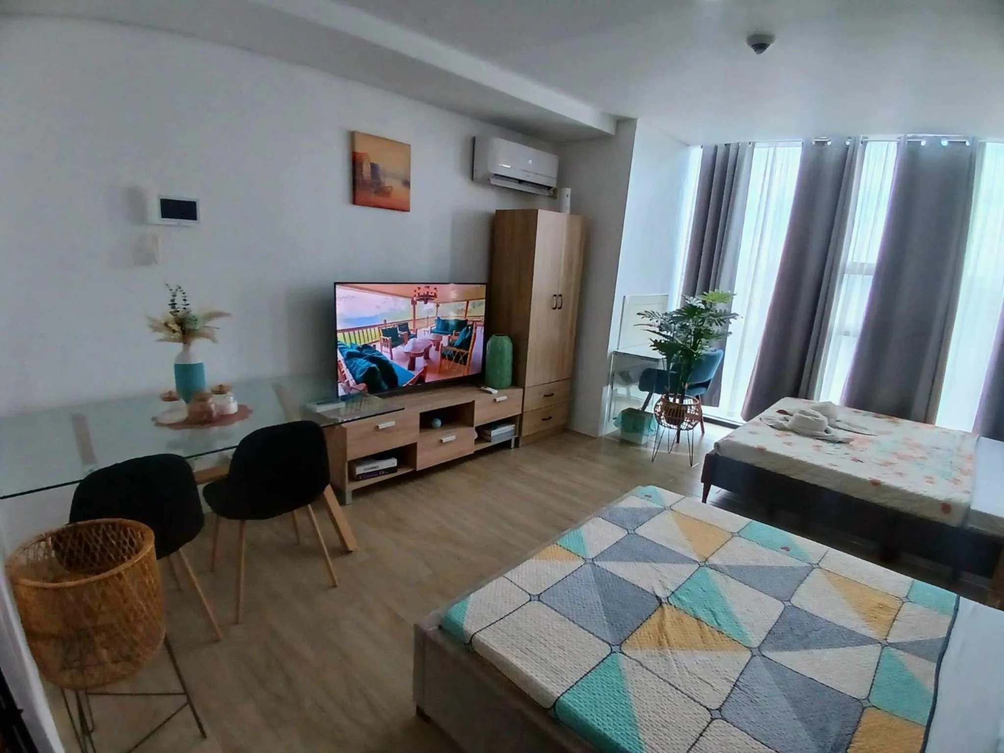 Your Home Near The City Life