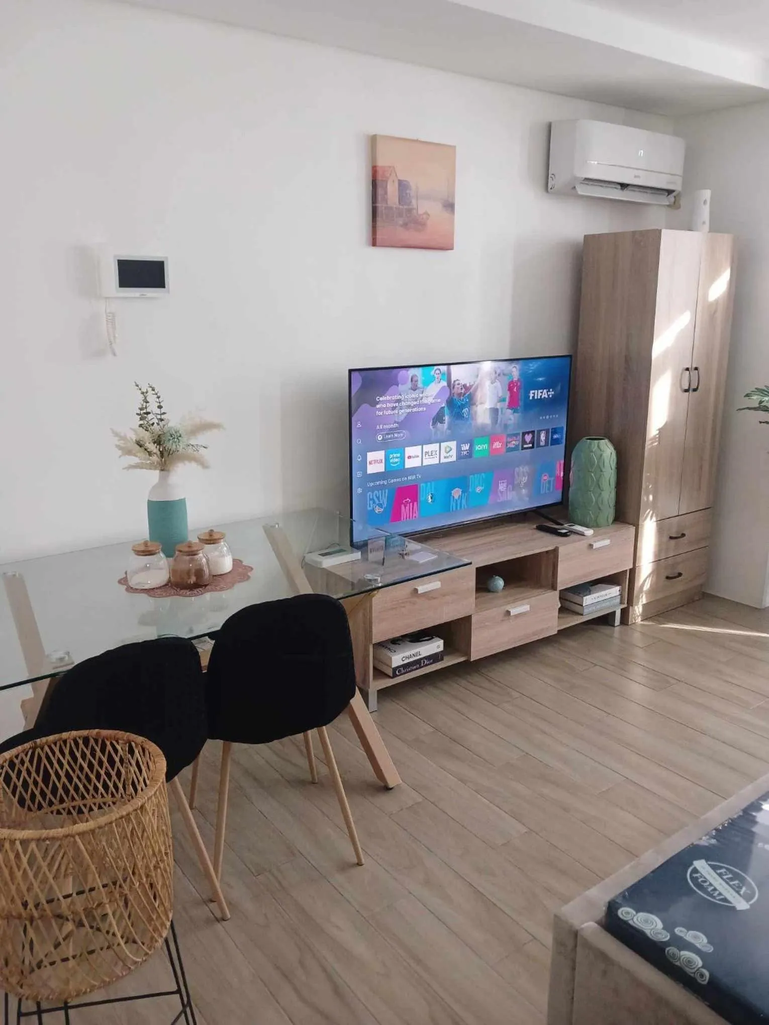 Your Home Near The City Life