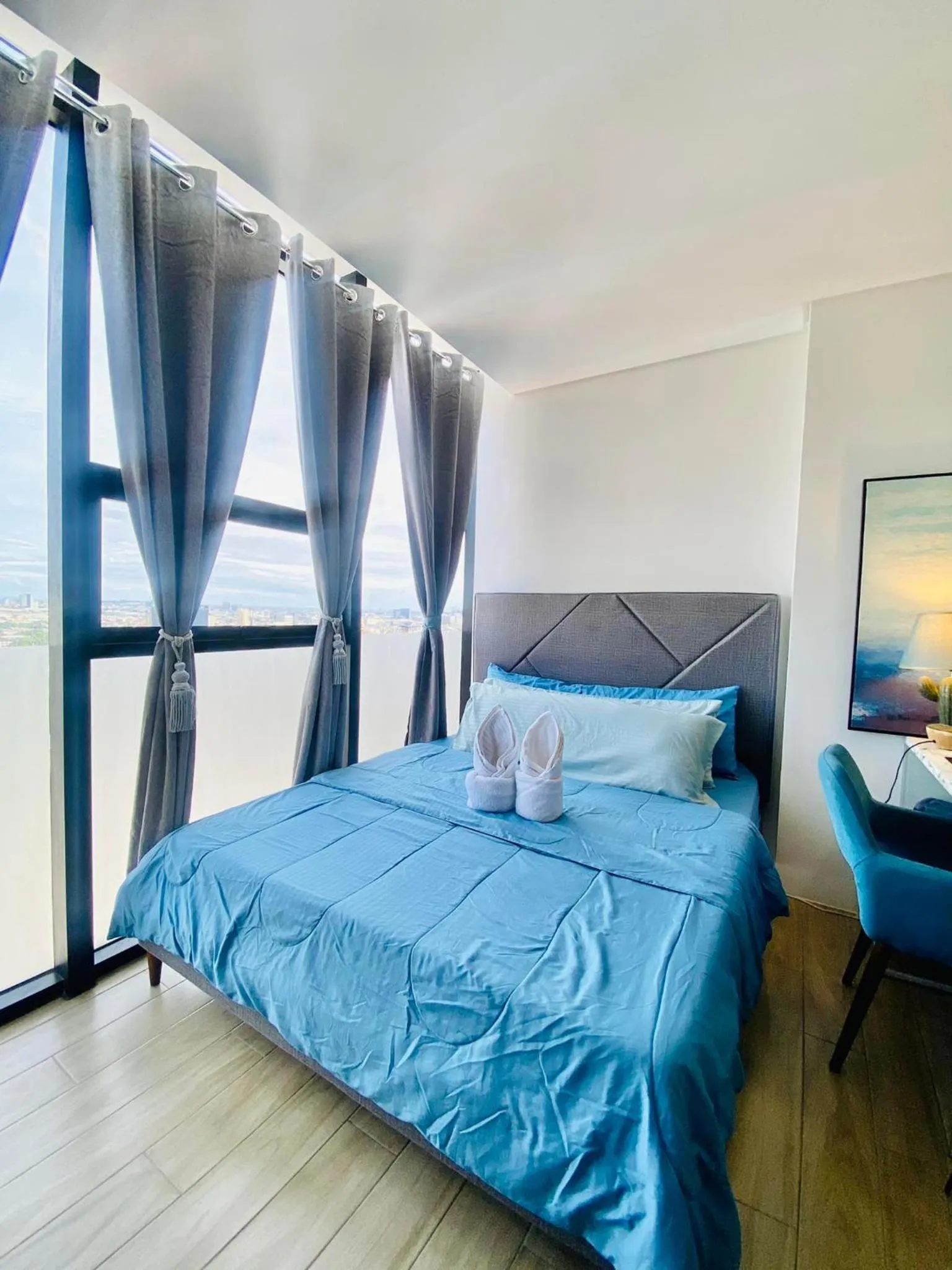 Bedroom in Your Home Near The City Life