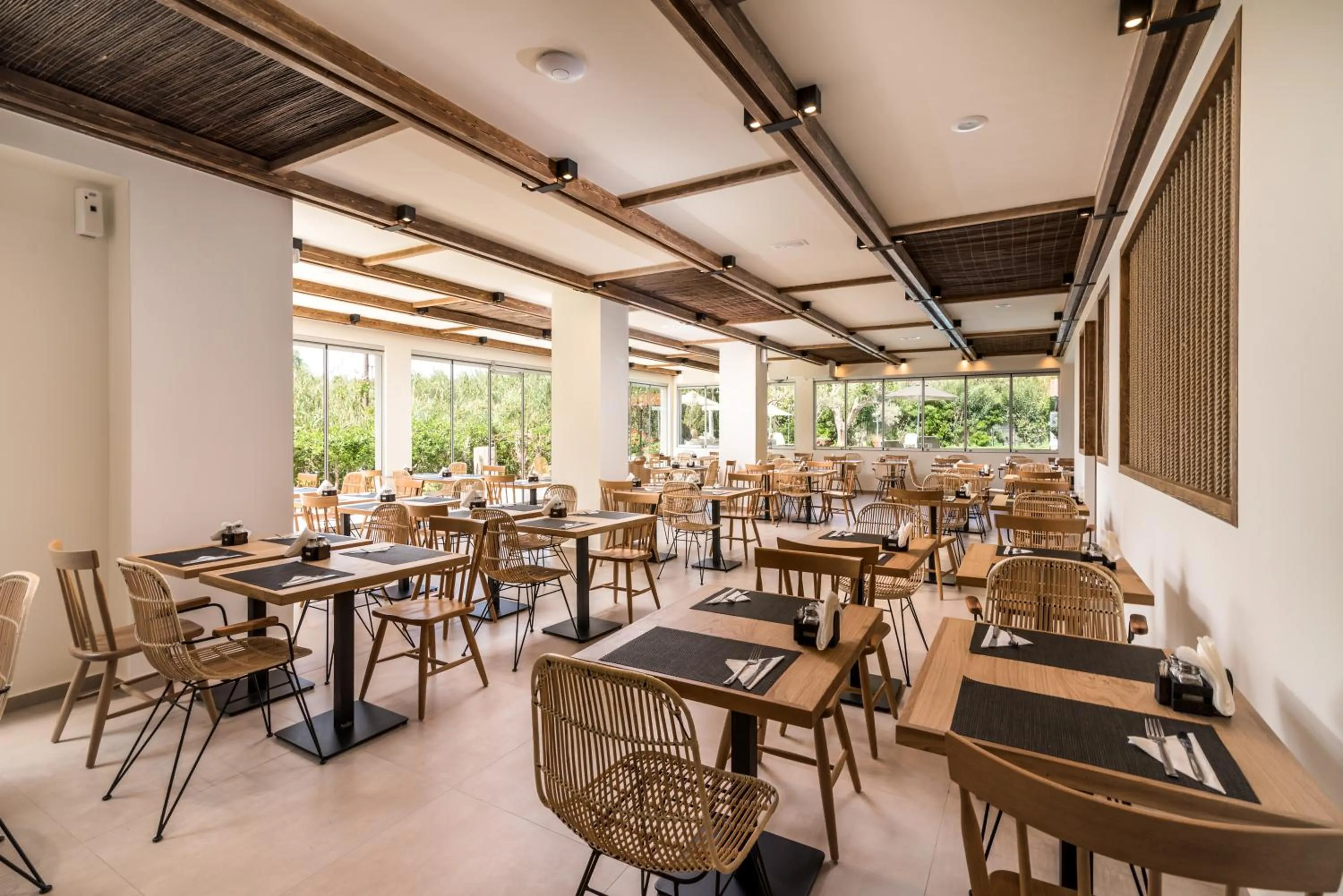 Restaurant/places to eat in Matala Bay Hotel