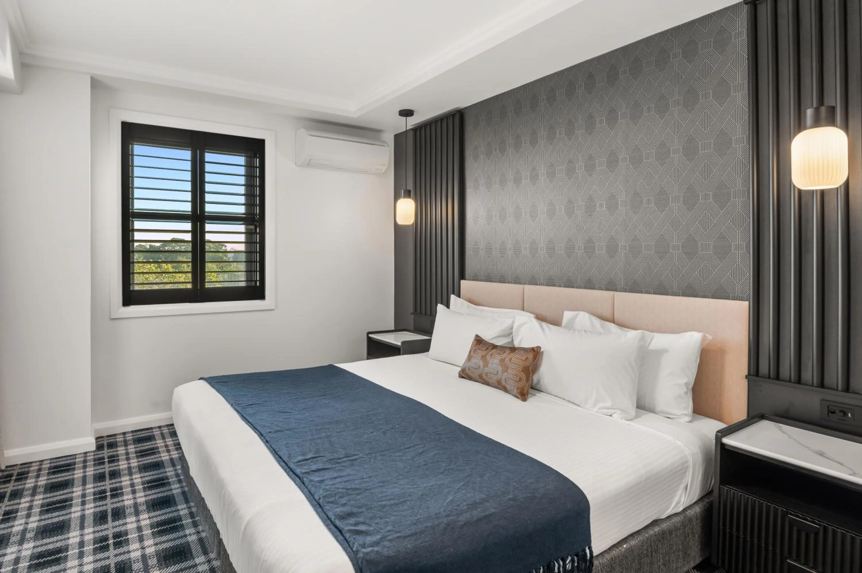 Bedroom, Bed in The Sebel Darling Harbour the Pinnacle