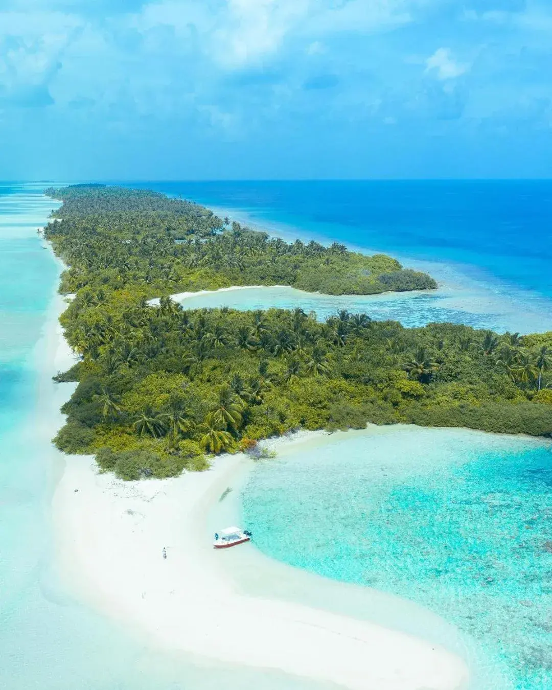 Landmark view in Oceana Inn Maldives - Snorkeling, Sandbank & Surfing Adventures in Kudahuvadhoo Island Landmark view in Oceana Inn Maldives - Snorkeling, Sandbank & Surfing Adventures in Kudahuvadhoo Island