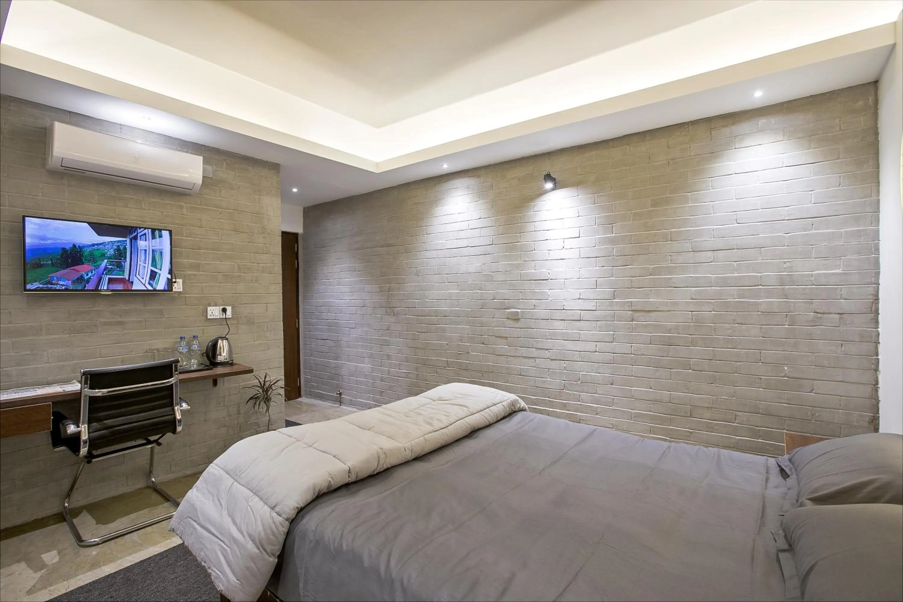 Photo of the whole room, Bed in Rahma’s B&B