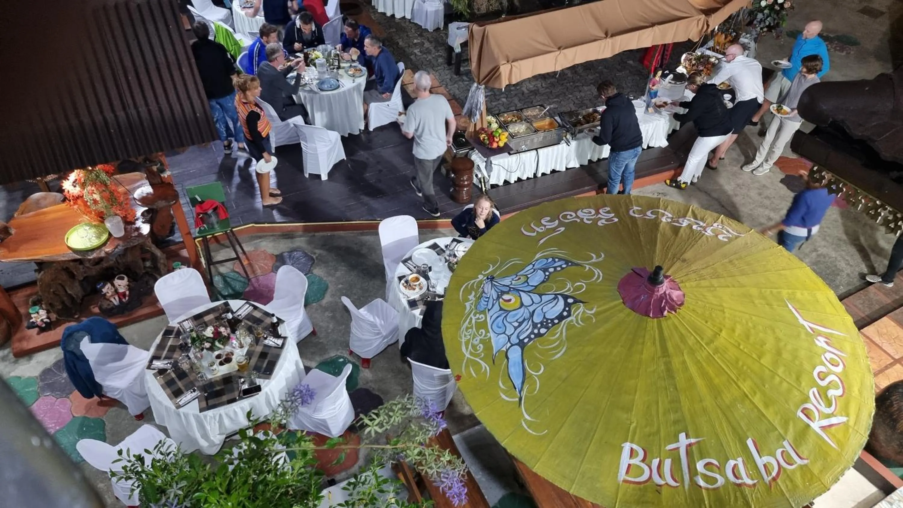 Restaurant/places to eat in Butsaba Garden Resort