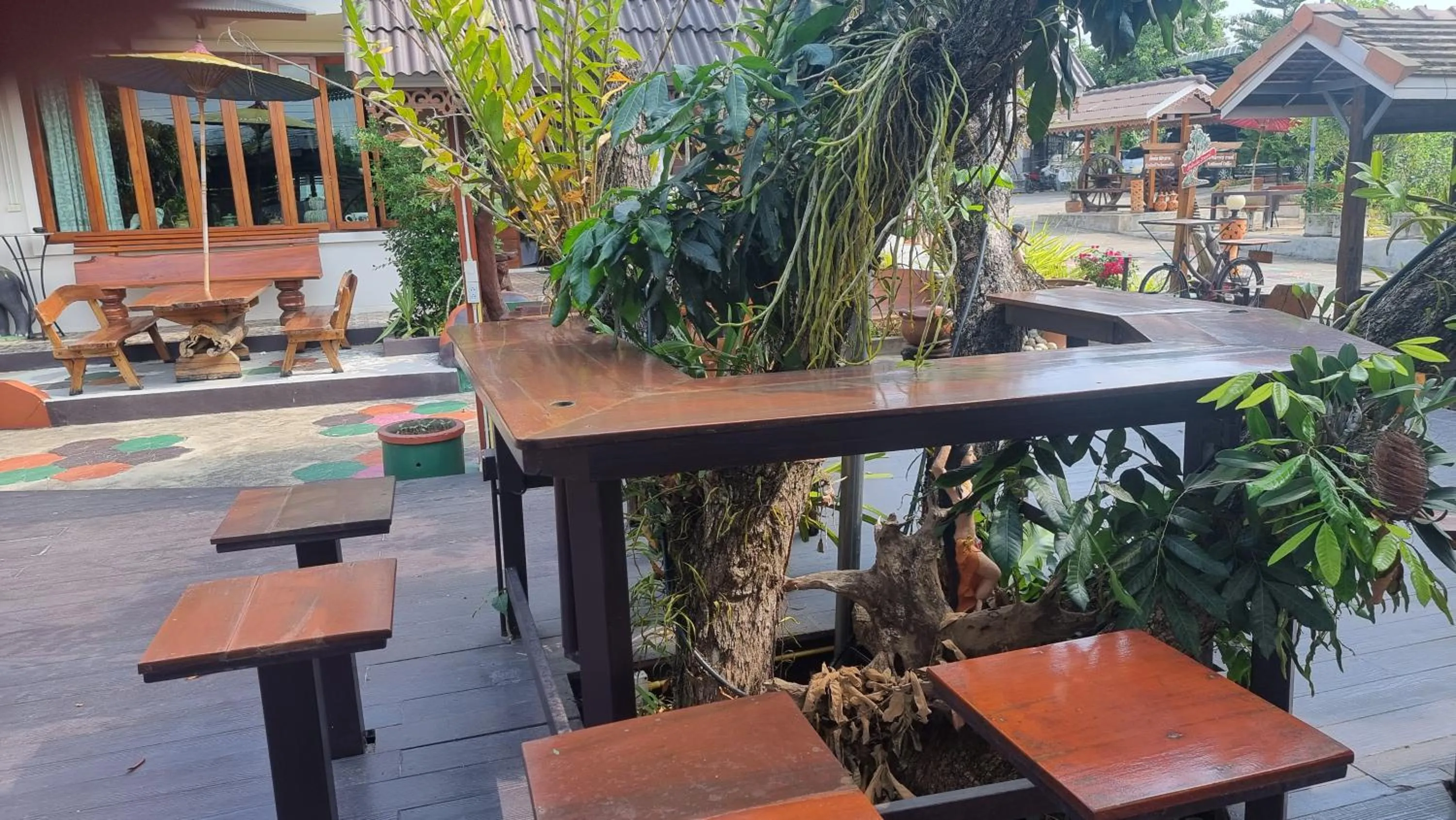 Restaurant/places to eat in Butsaba Garden Resort