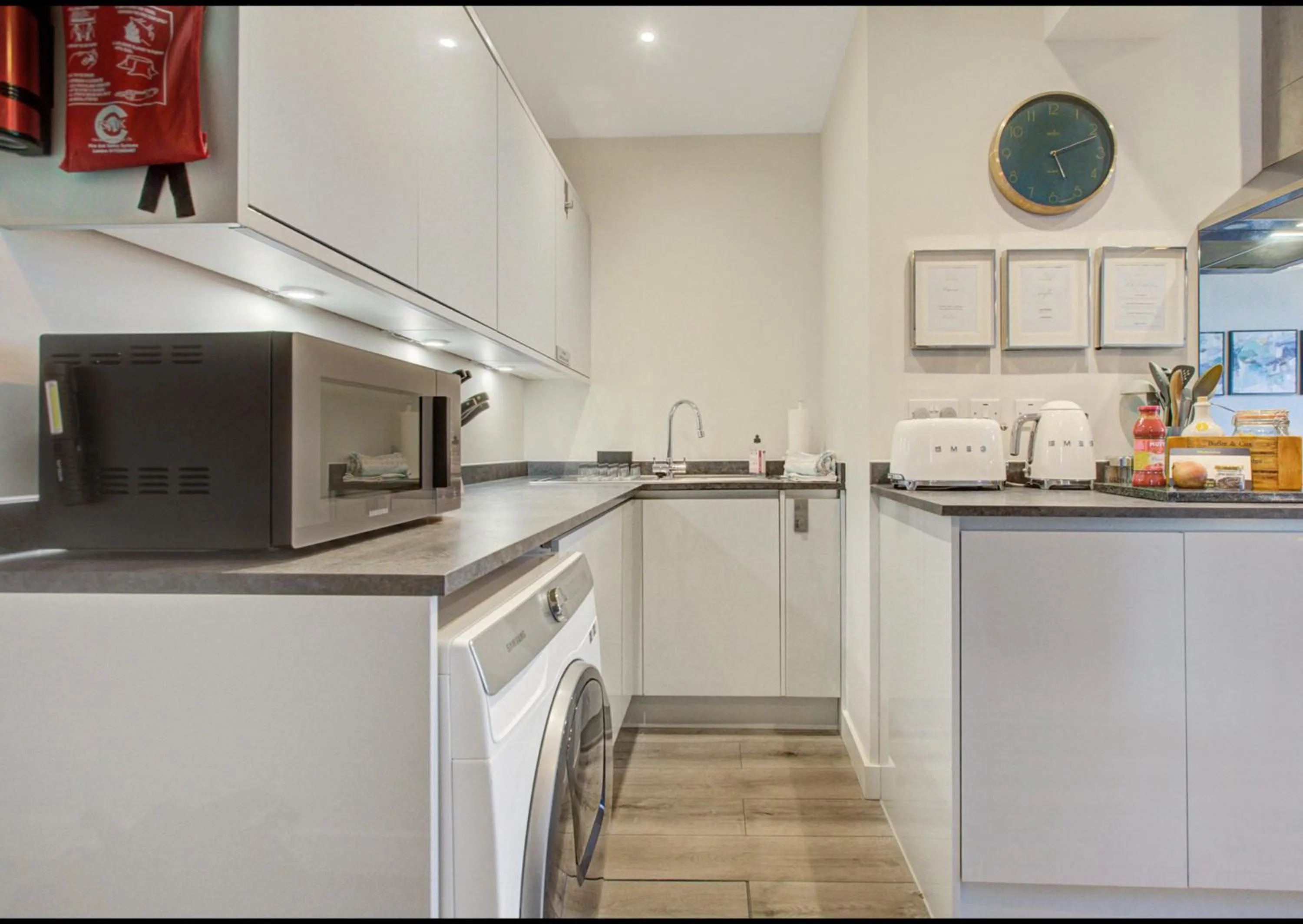 Kitchen or kitchenette in Stylish, business traveller friendly apartment, with free parking and Netflix