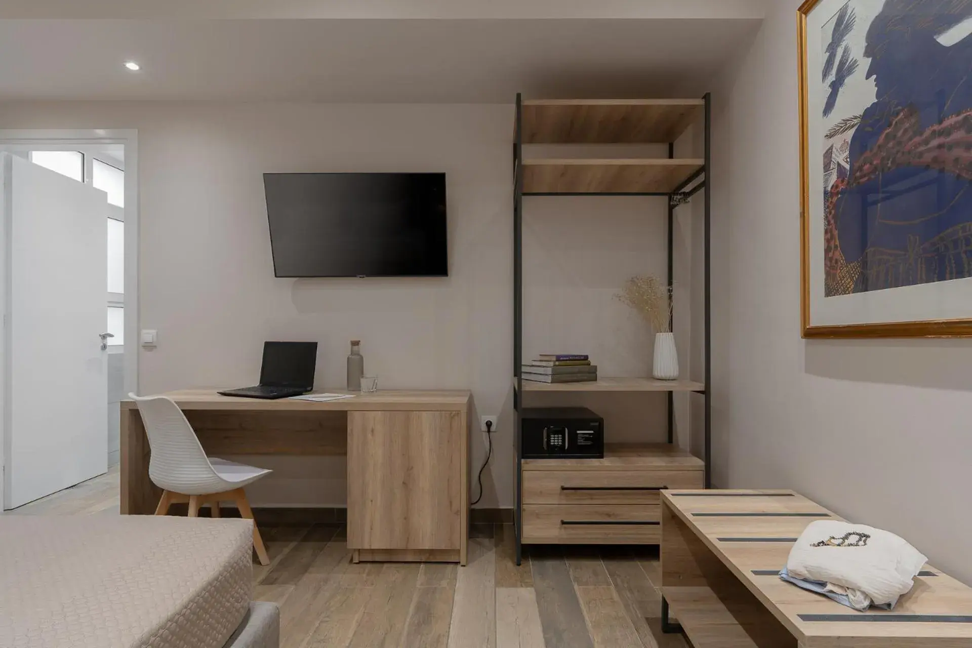 Bed in Piraeus City Hotel Bed in Piraeus City Hotel