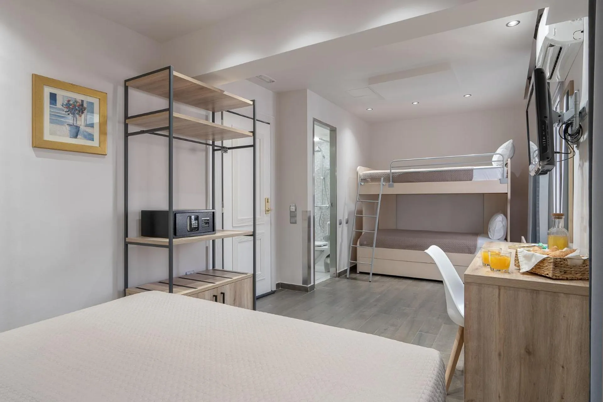 TV and multimedia, Bed in Piraeus City Hotel