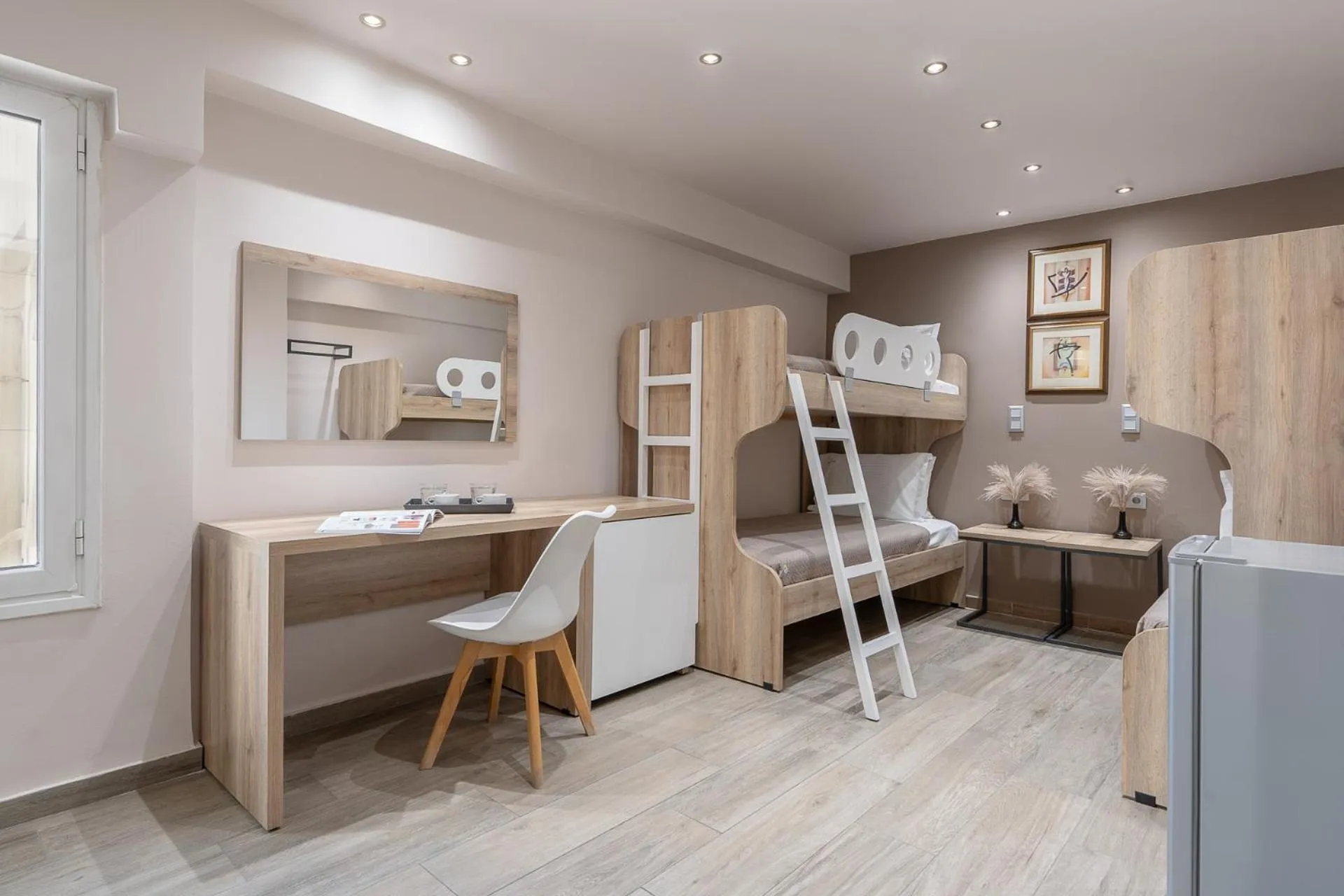 Bedroom in Piraeus City Hotel