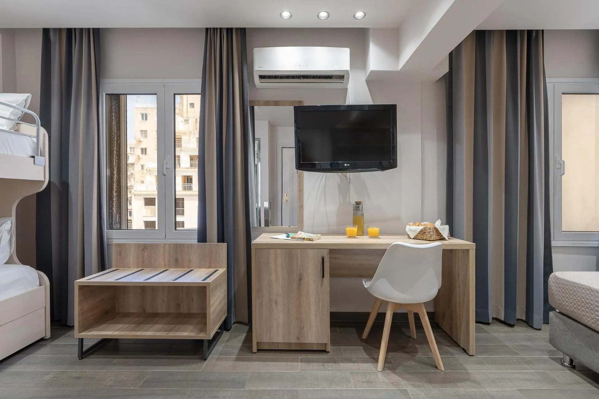 Photo of the whole room, Bed in Piraeus City Hotel