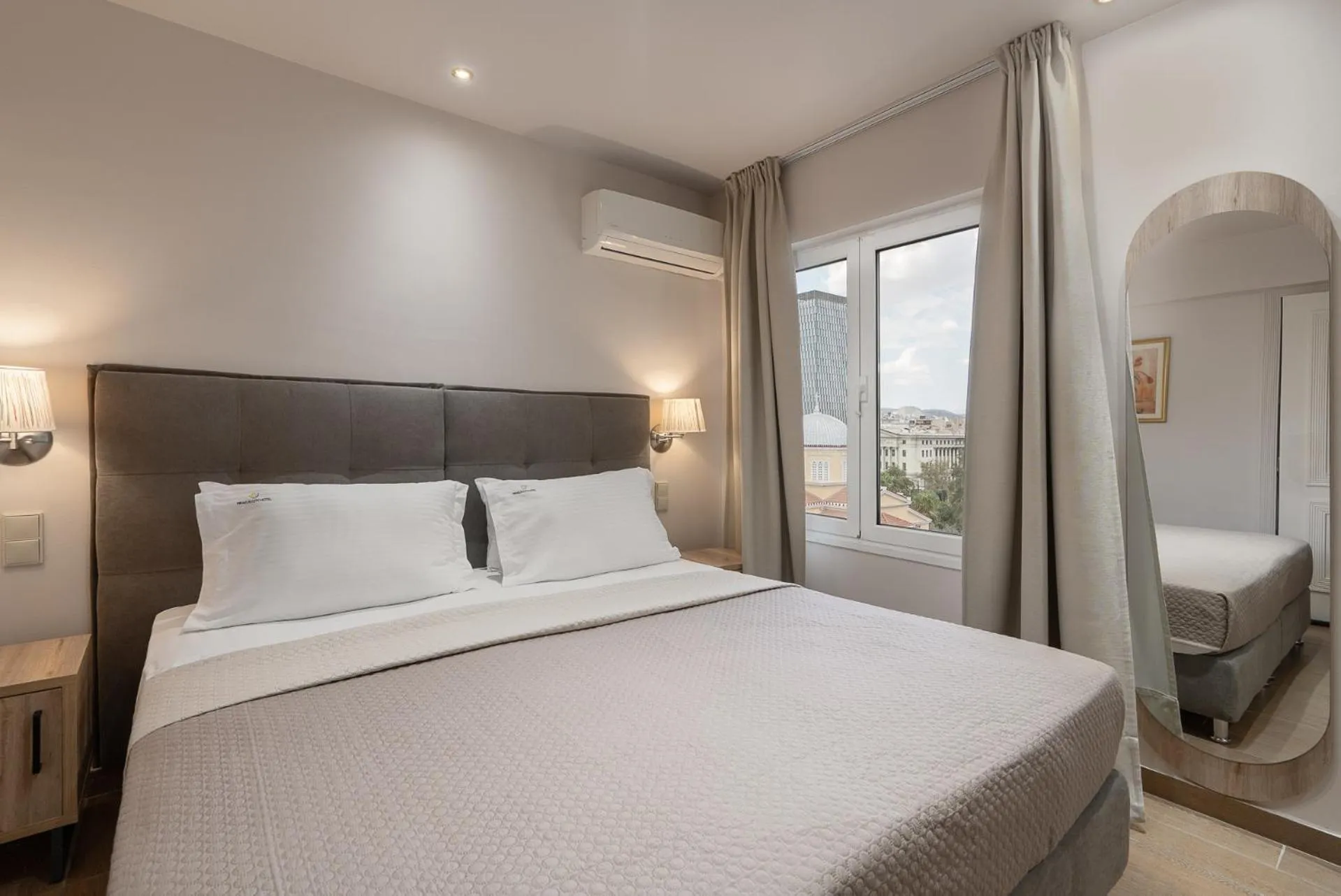 Photo of the whole room, Bed in Piraeus City Hotel