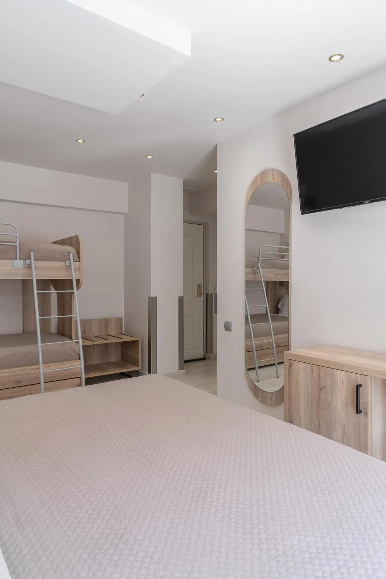 Photo of the whole room, Bed in Piraeus City Hotel