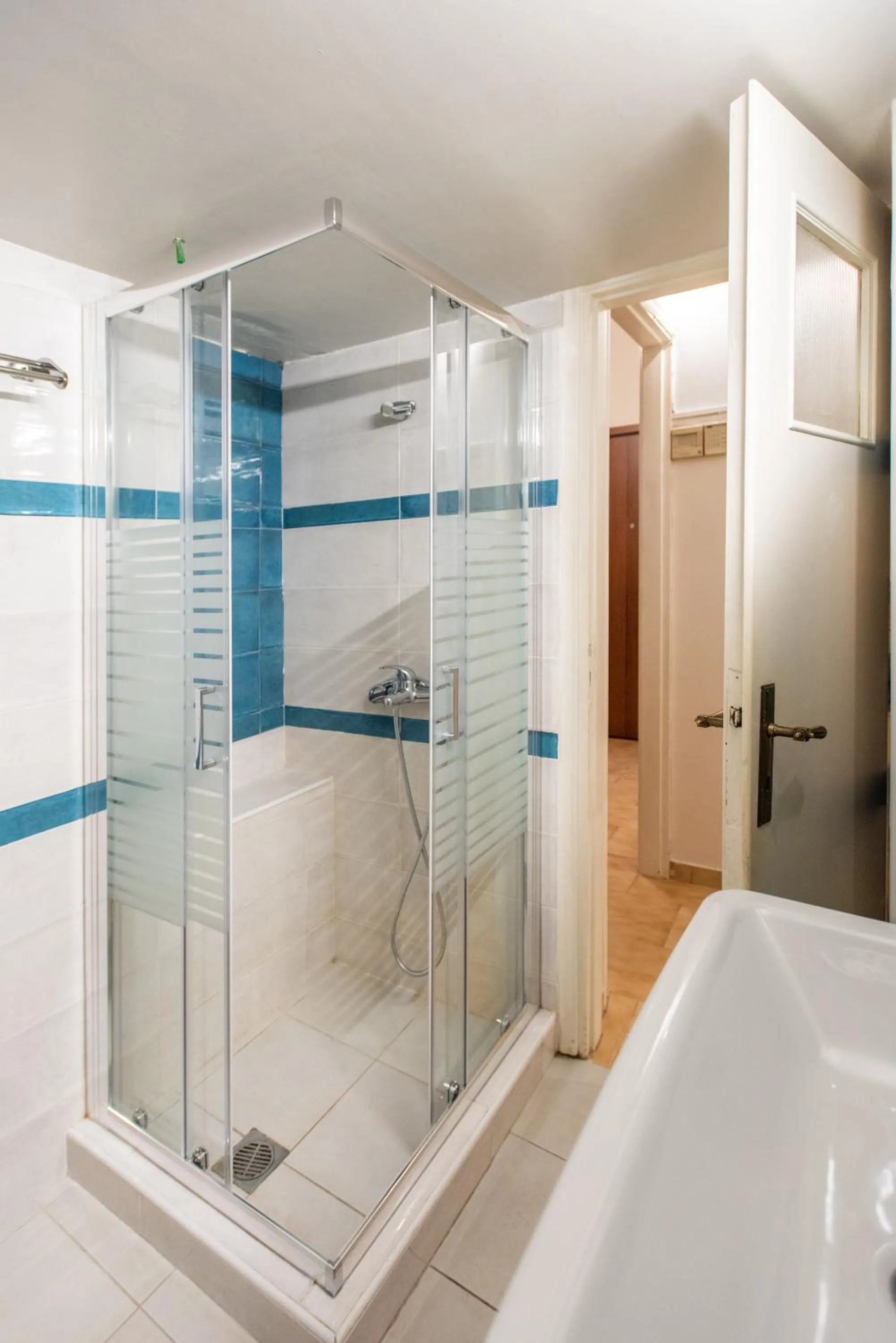 Shower in Blue Ark Gate to History