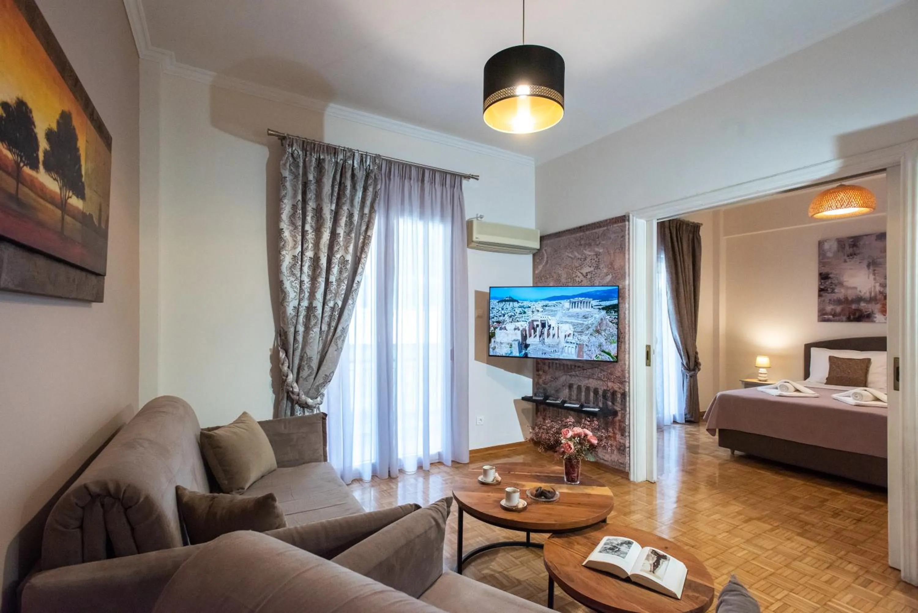 TV and multimedia, Bed in Blue Ark Gate to History