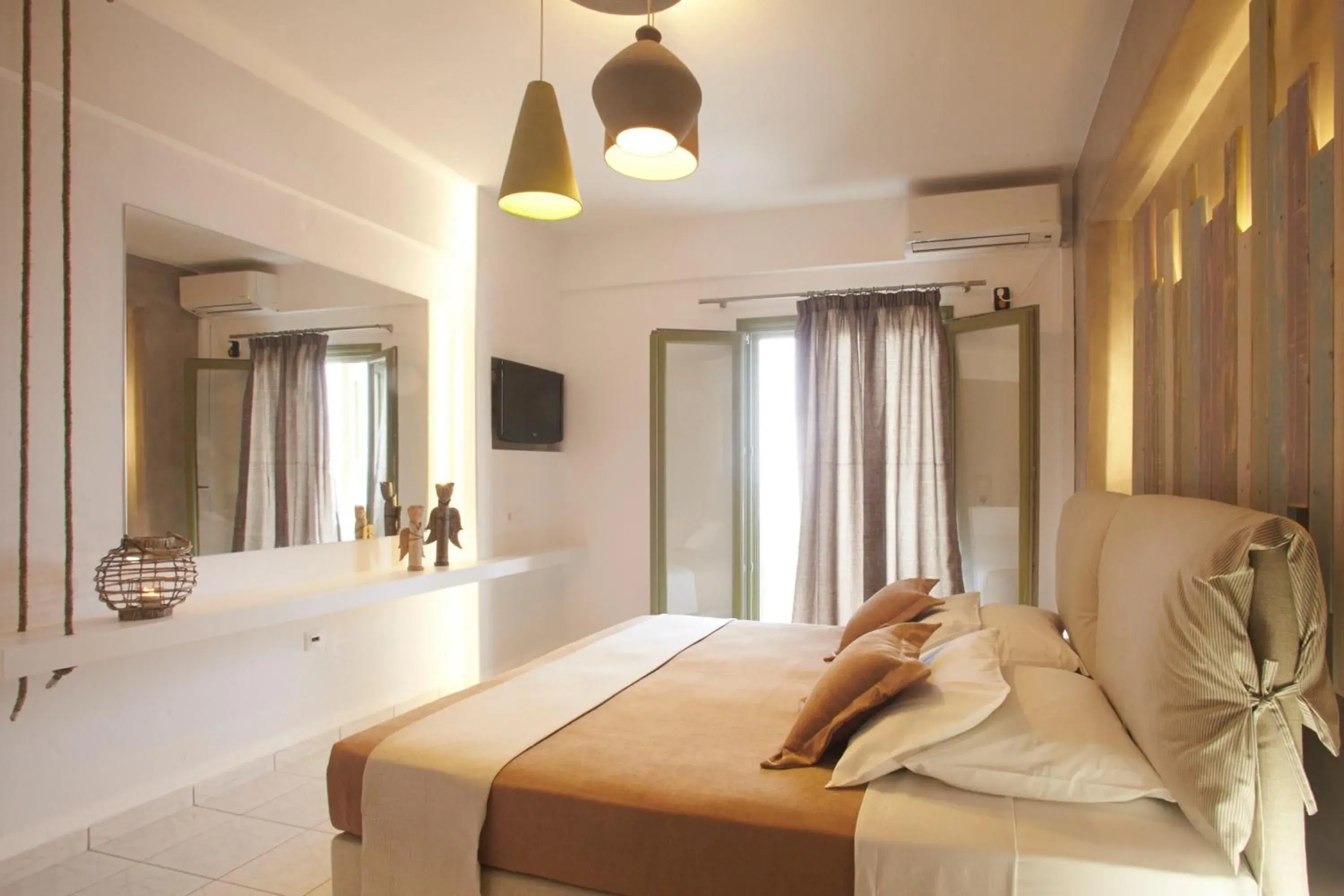 Photo of the whole room, Bed in Studios Marios Photo of the whole room, Bed in Studios Marios