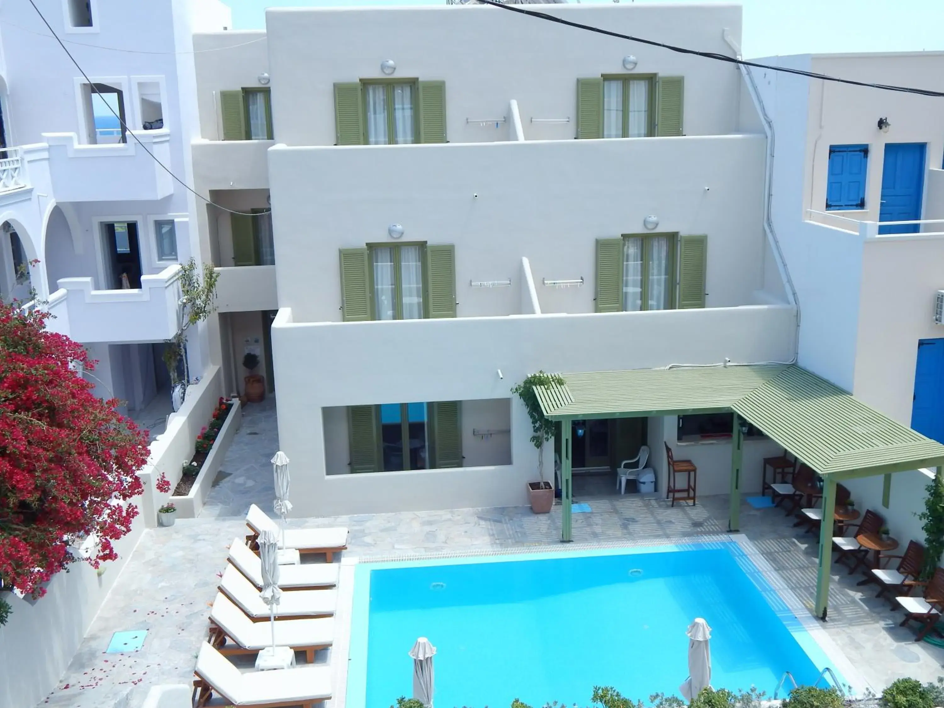 Facade/entrance in Studios Marios Facade/entrance in Studios Marios