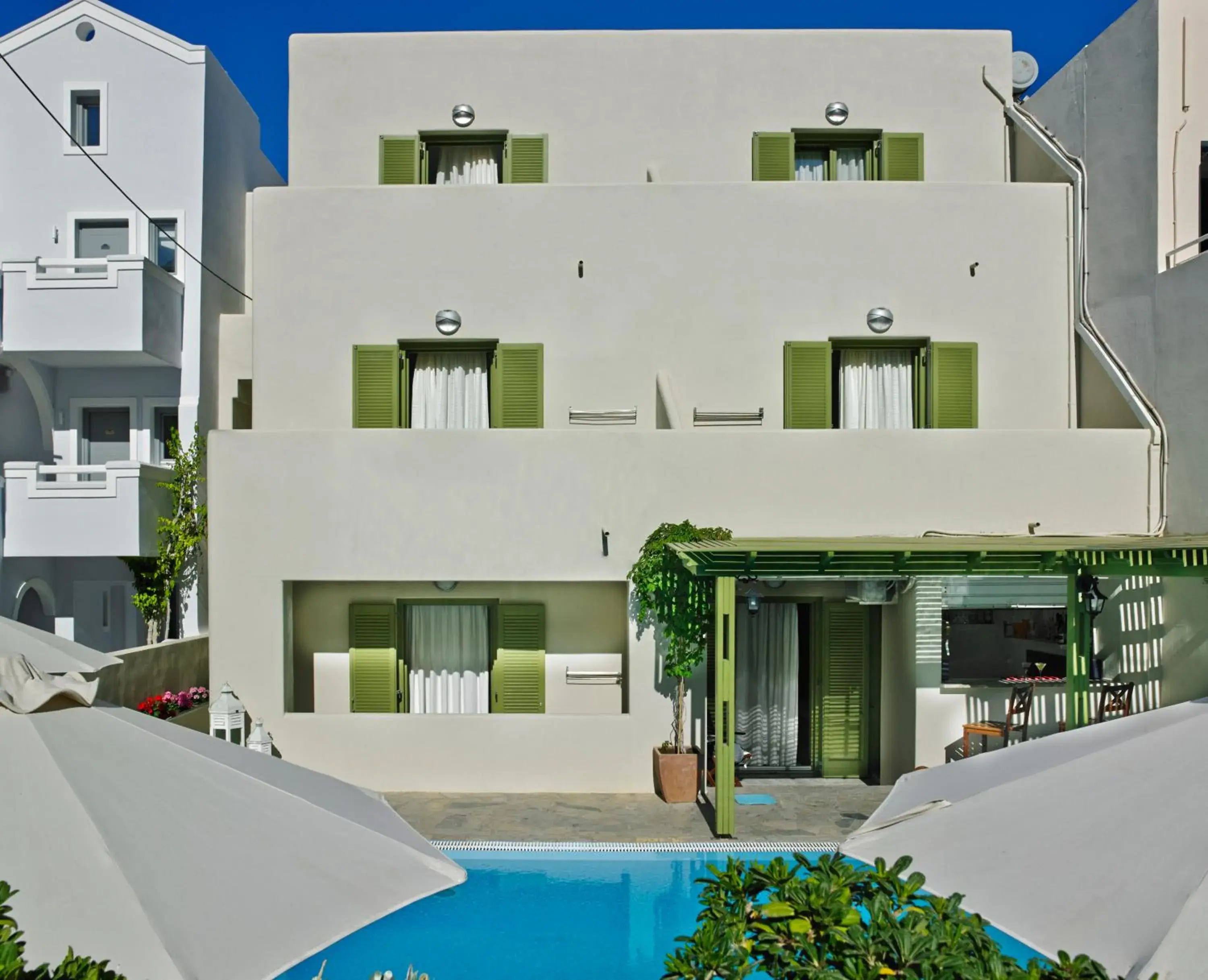 Facade/entrance in Studios Marios Facade/entrance in Studios Marios