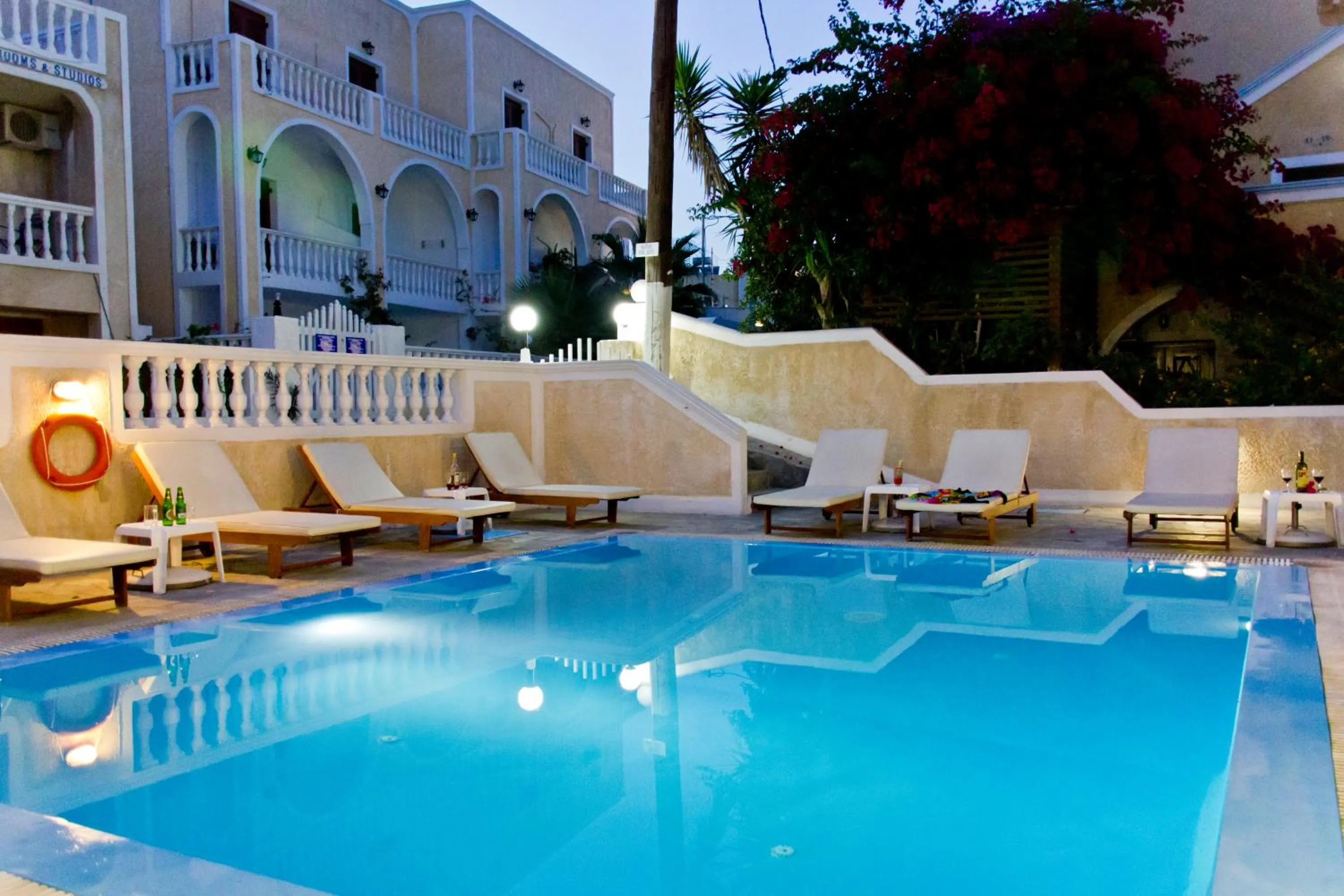 Swimming pool in Studios Marios