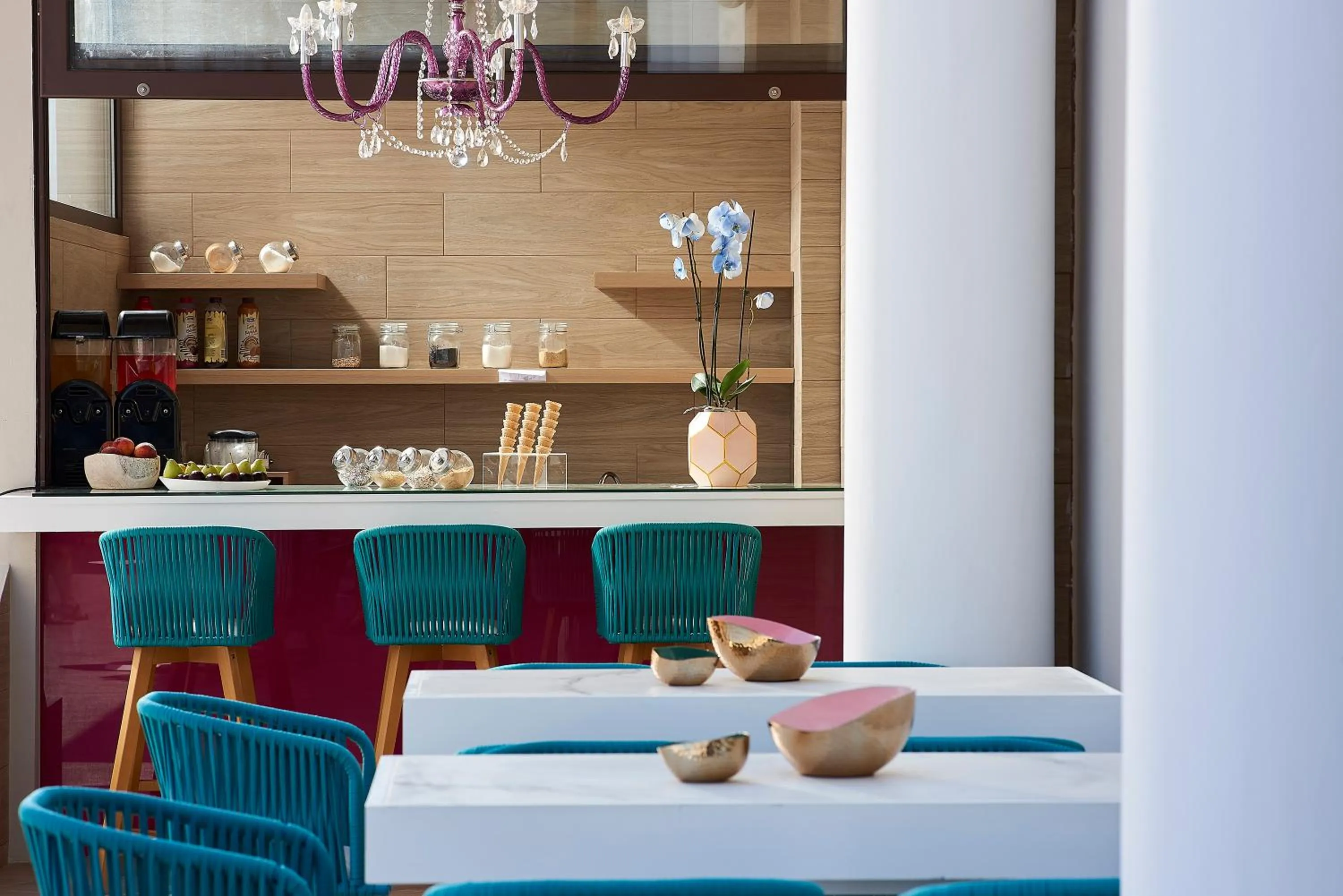 Lounge or bar in Mythos Palace Resort & Spa