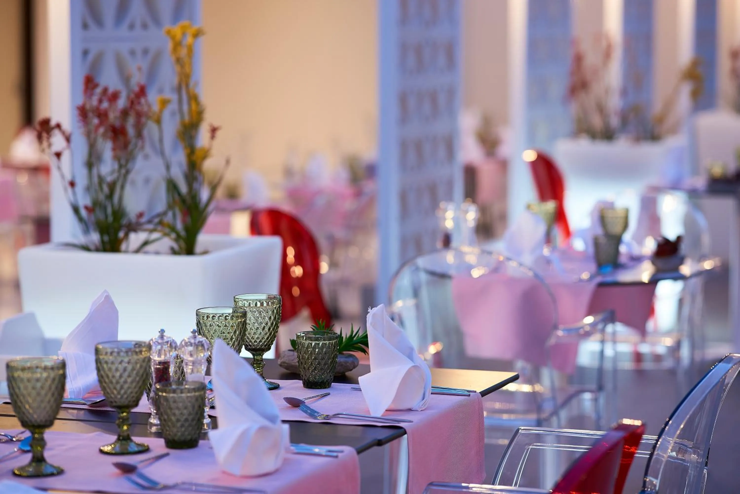 Restaurant/places to eat in Mythos Palace Resort & Spa