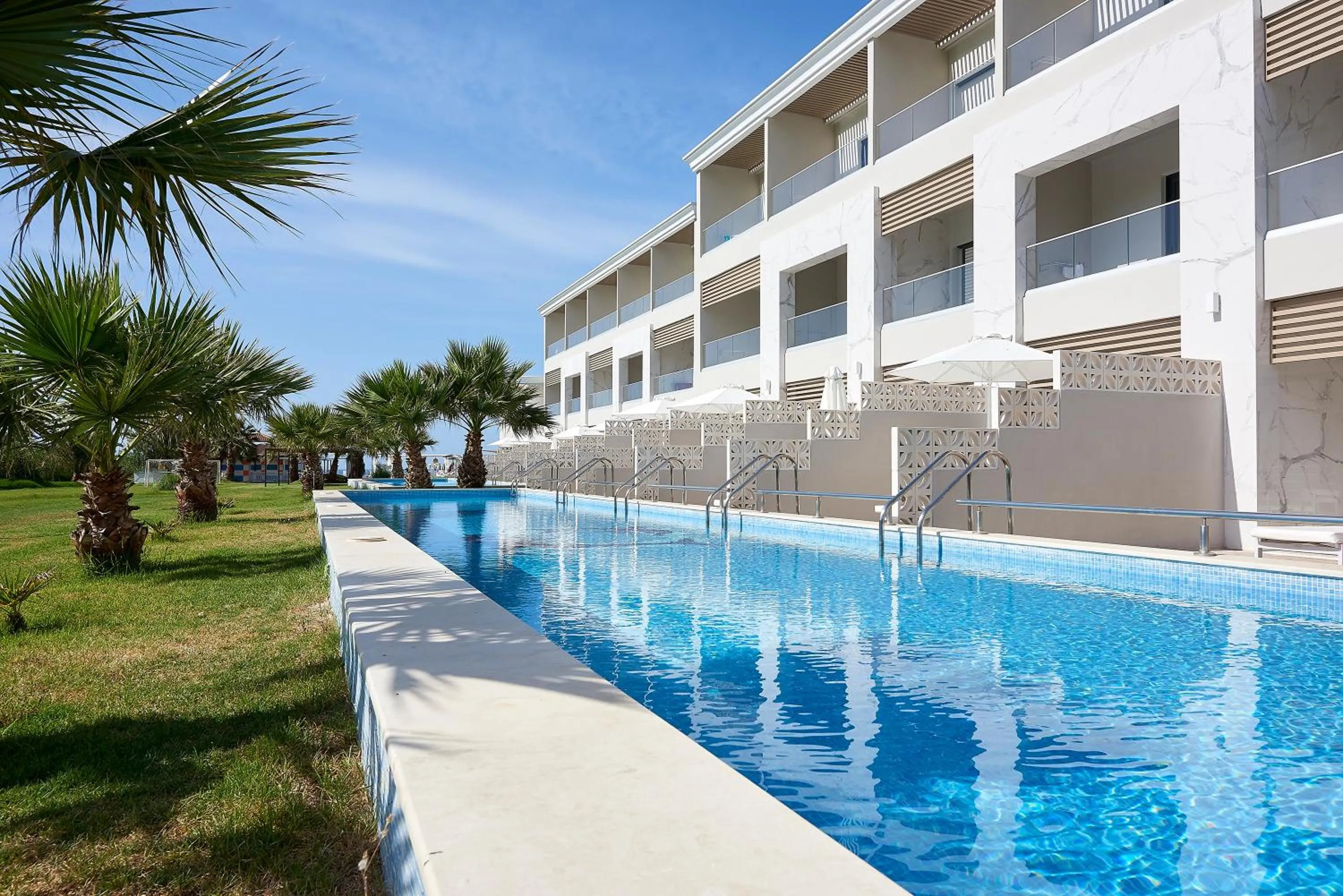 Swimming pool in Mythos Palace Resort & Spa