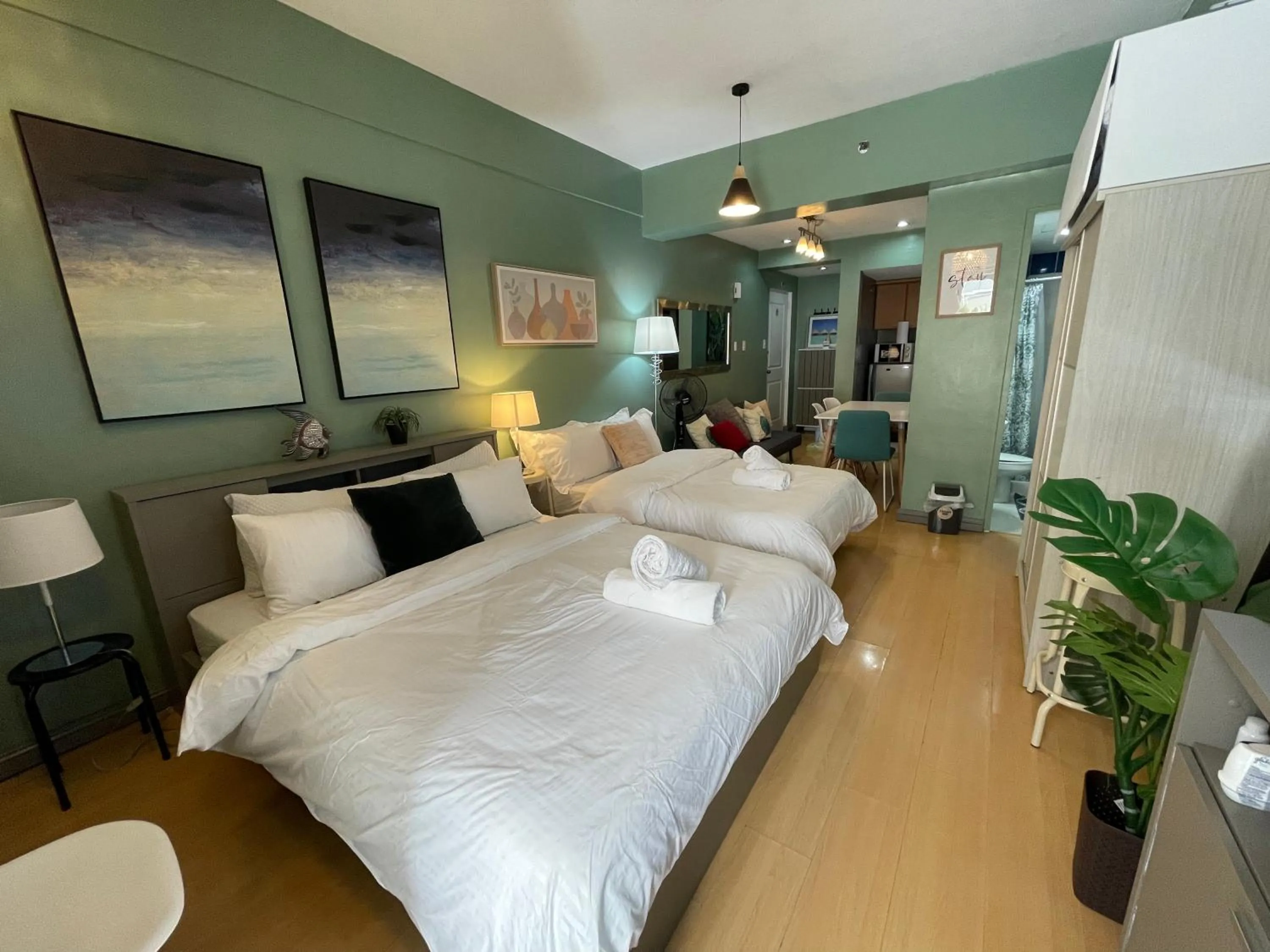 Poolview Family Room Greenbelt Makati