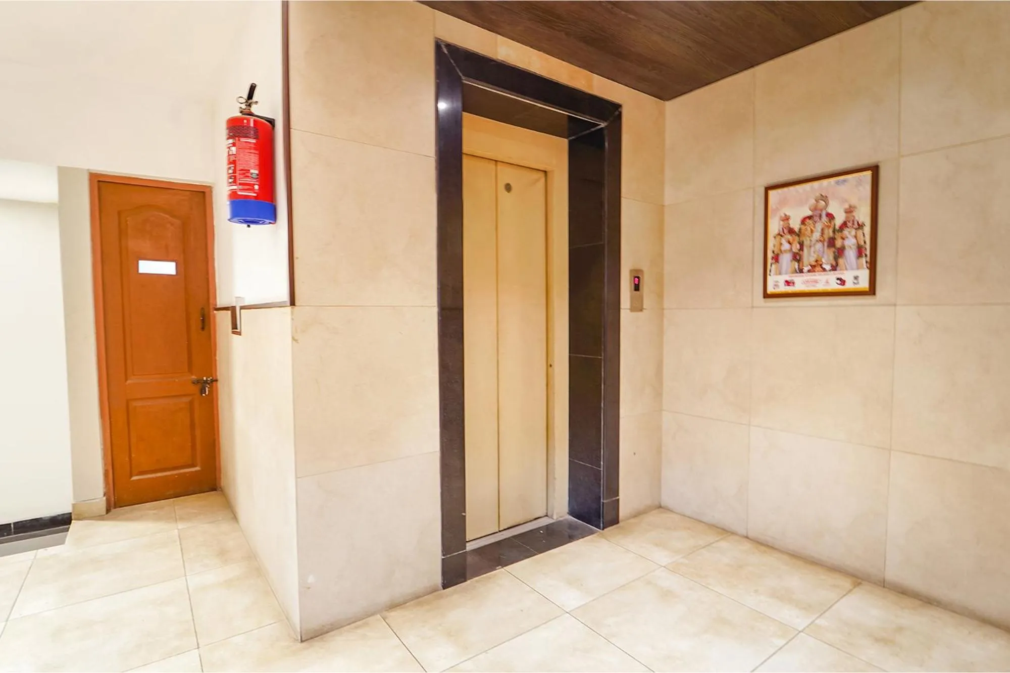 elevator in FabHotel Karpagam - 900m from Nehru Stadium