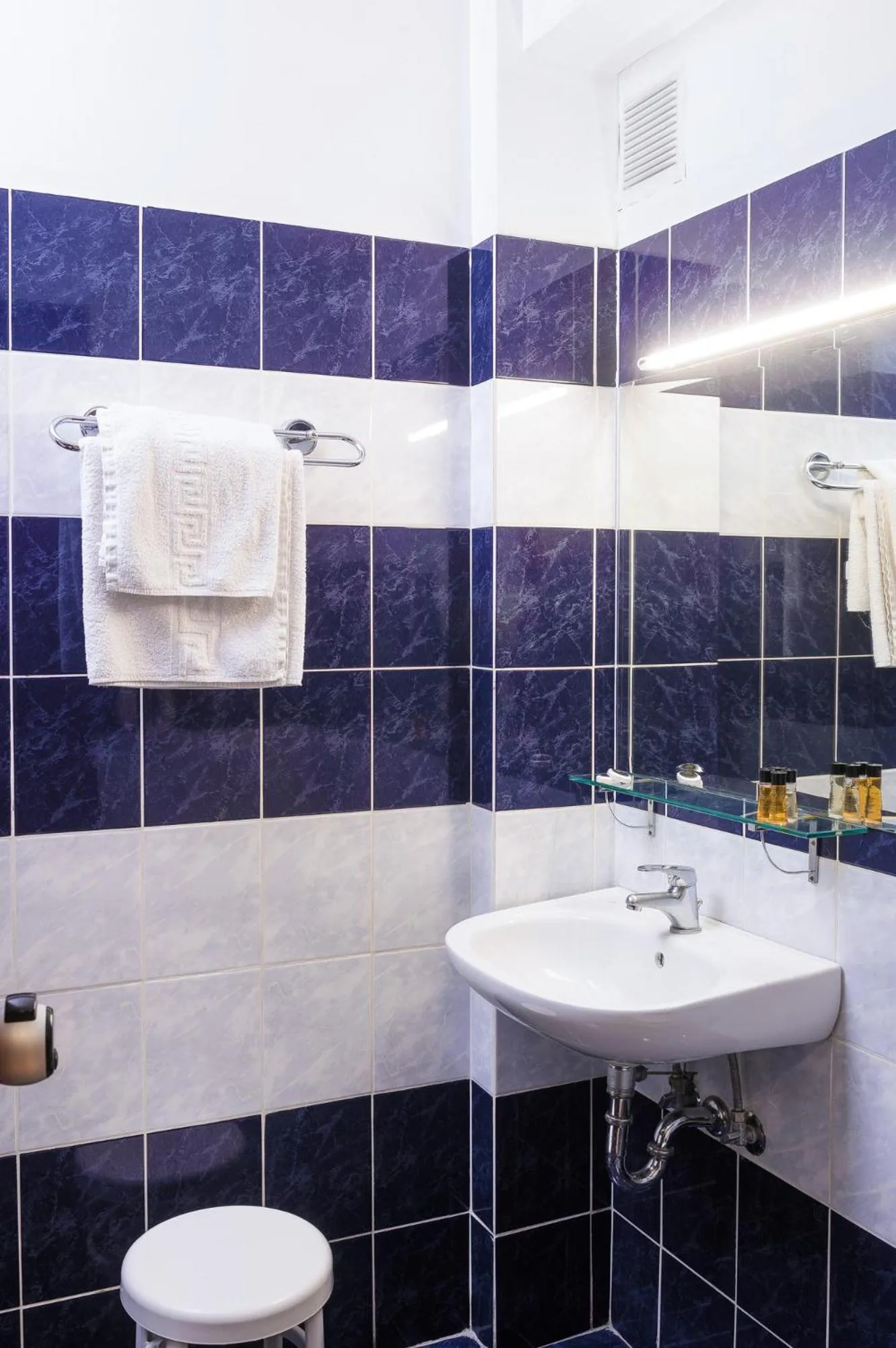 Bathroom in Athens Odeon Hotel