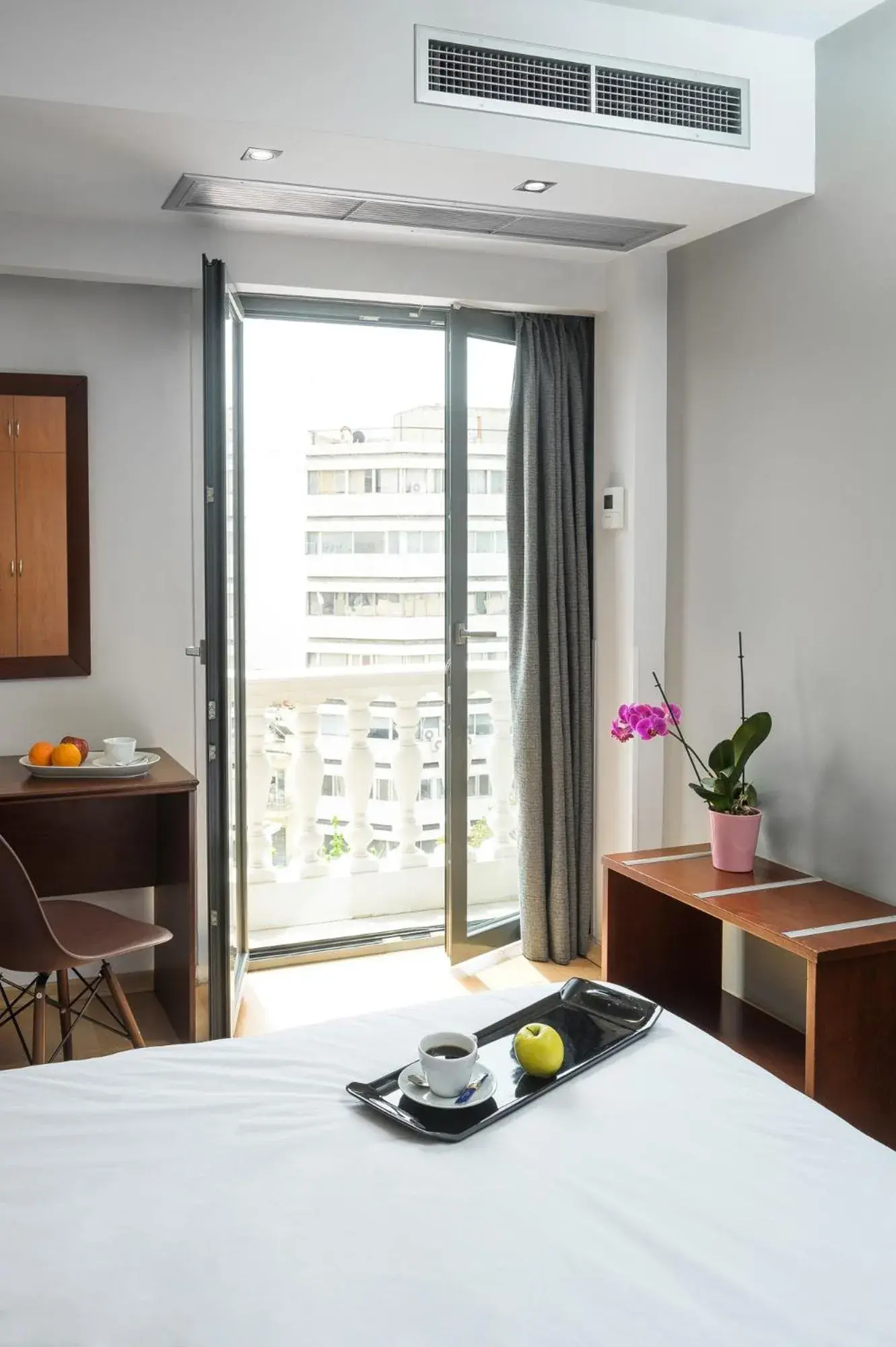 Photo of the whole room, Bed in Athens Odeon Hotel Photo of the whole room, Bed in Athens Odeon Hotel