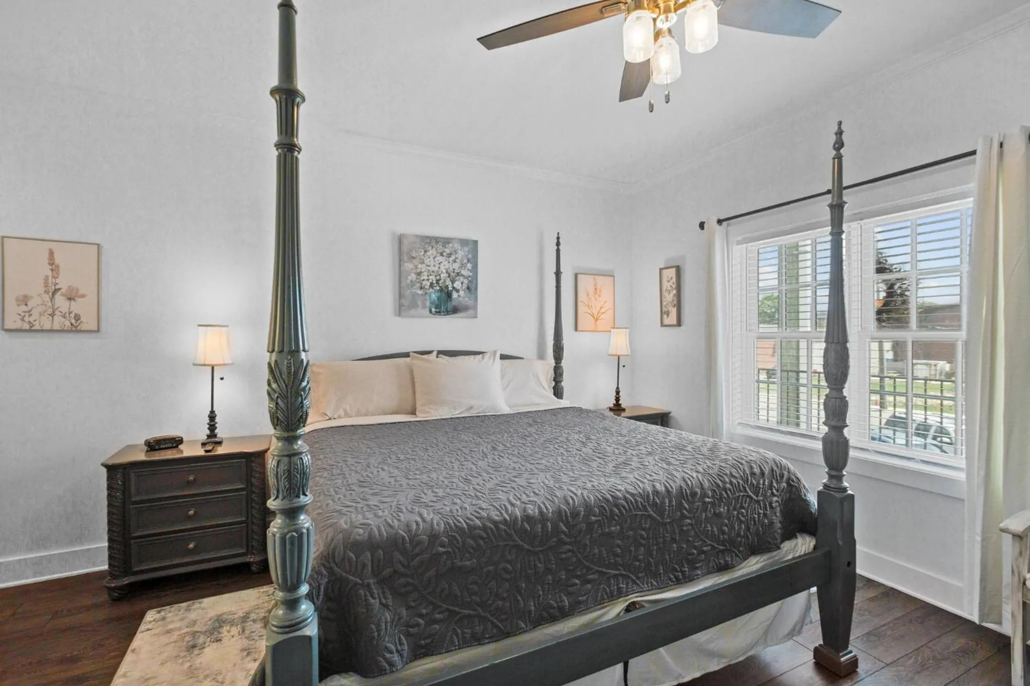 Bedroom, Bed in Little Inn on Main