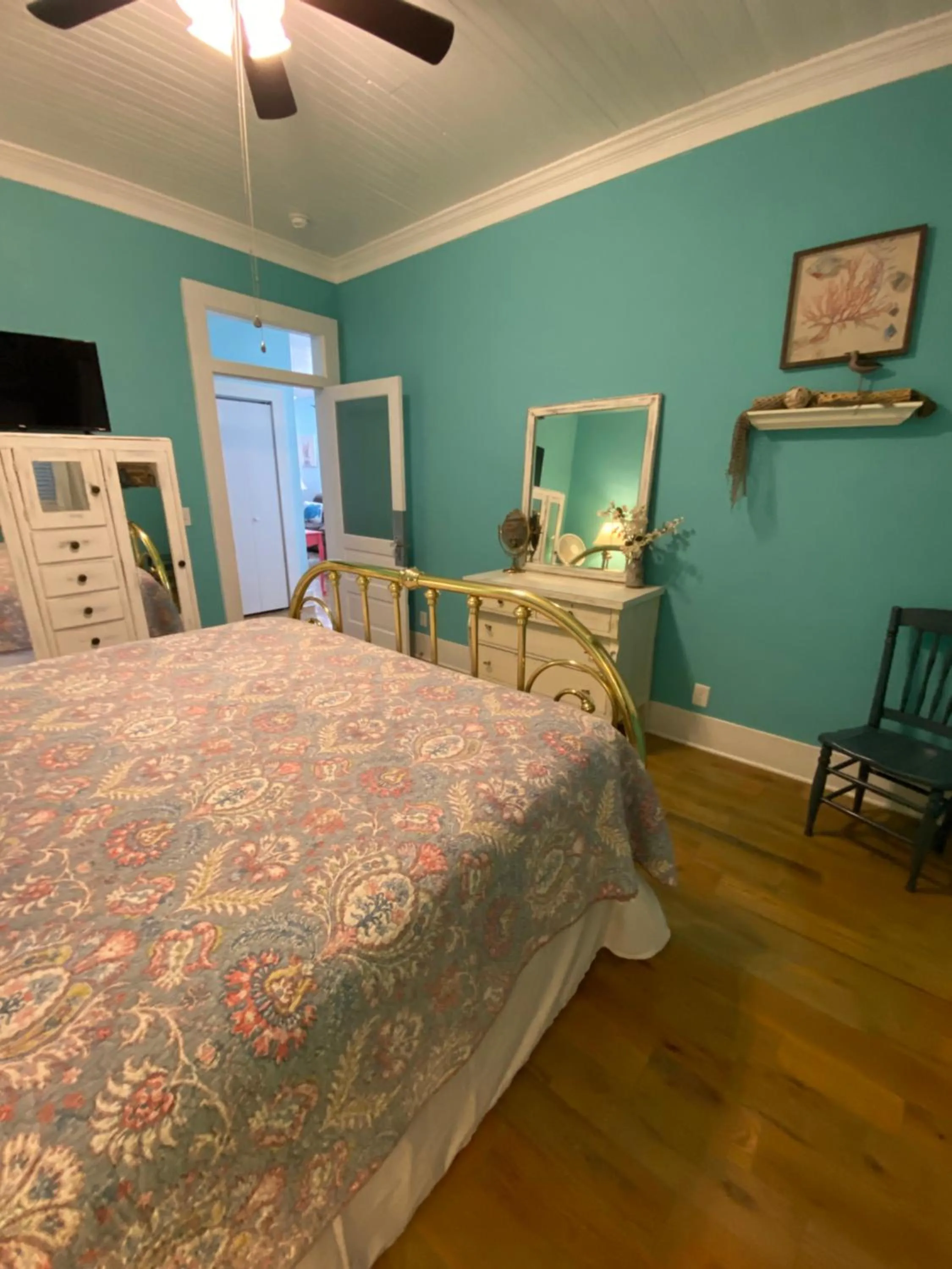 Bedroom, Bed in Little Inn on Main