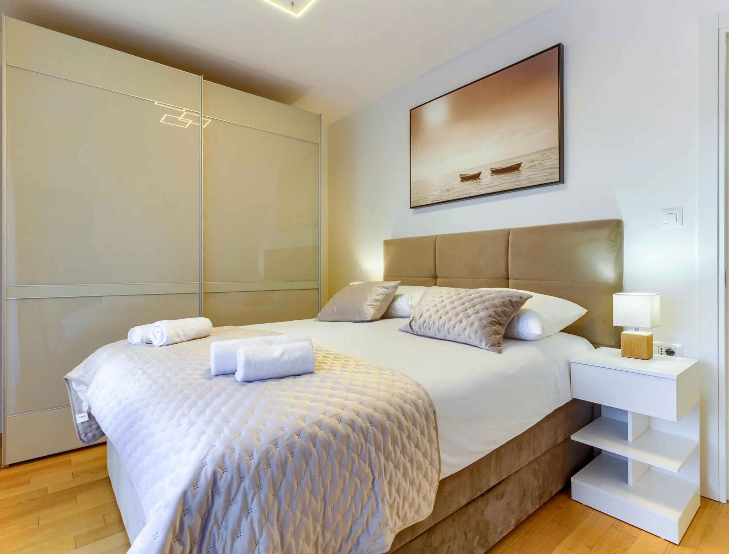 Bed in Luxury Apartment Petra
