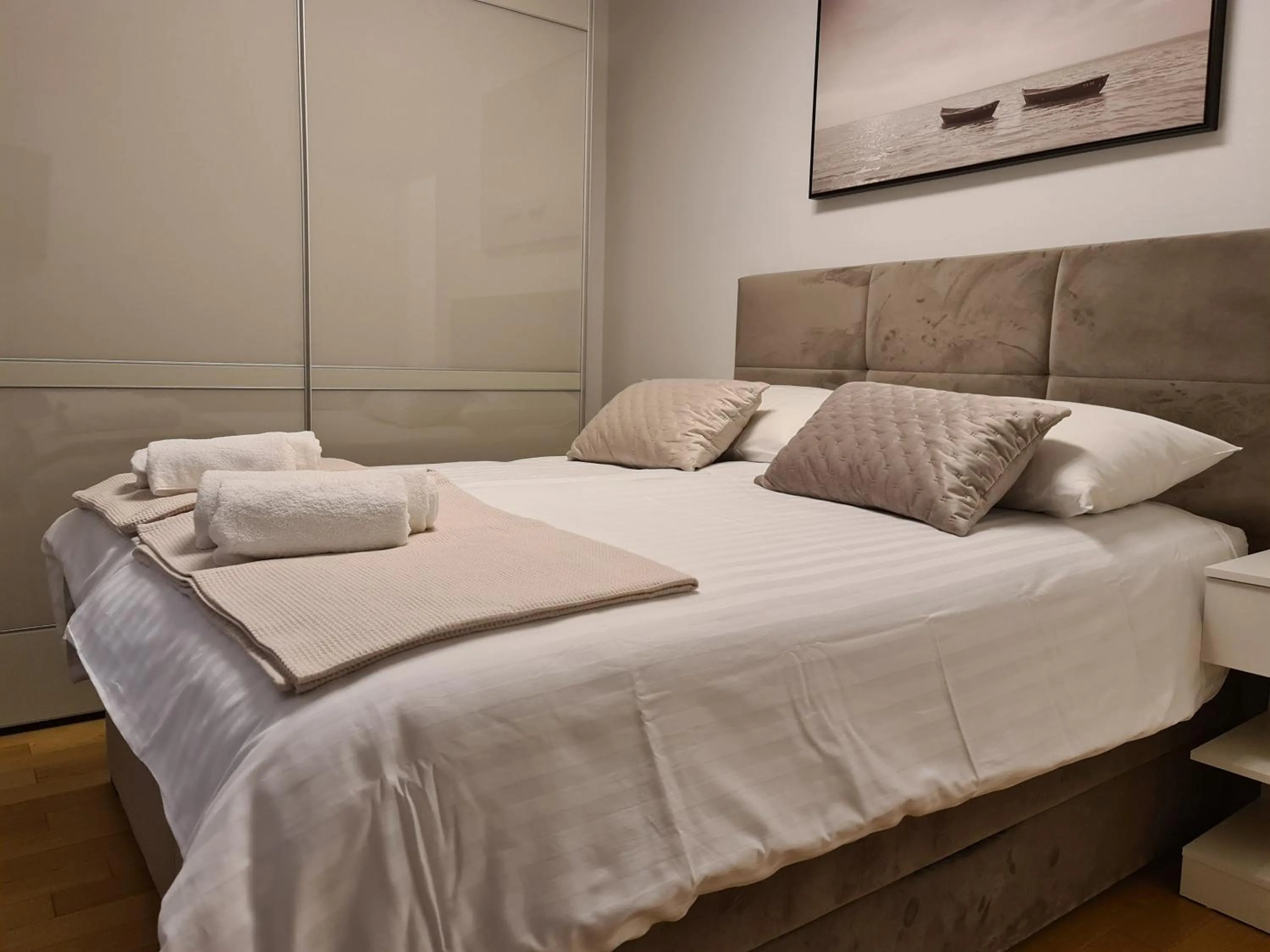 Bed in Luxury Apartment Petra
